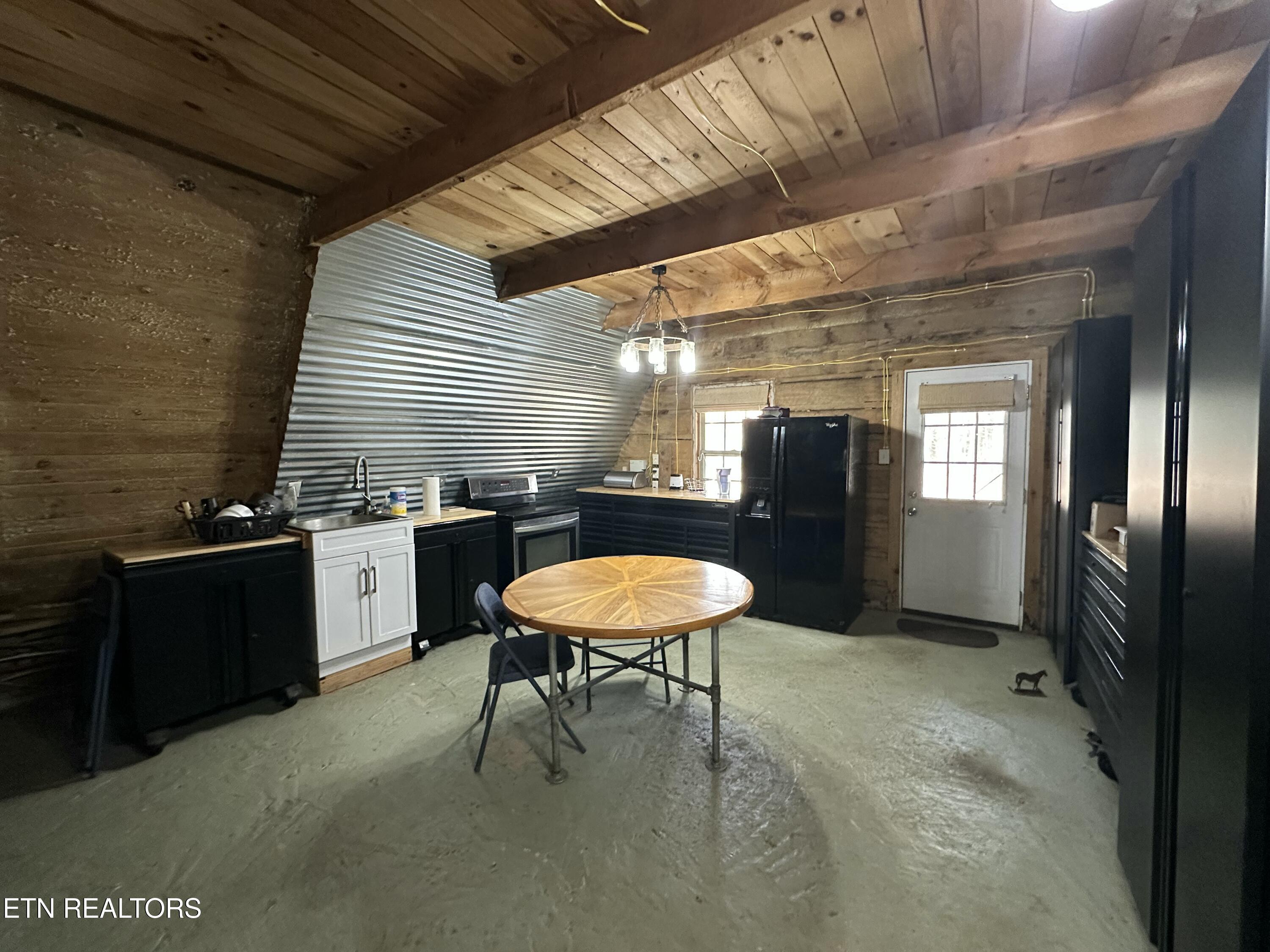 130 Paradise Lane Deer Lodge TN 37726