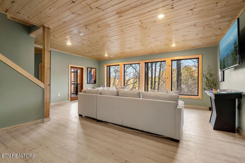 1857 Beach Front Drive Sevierville TN 37876