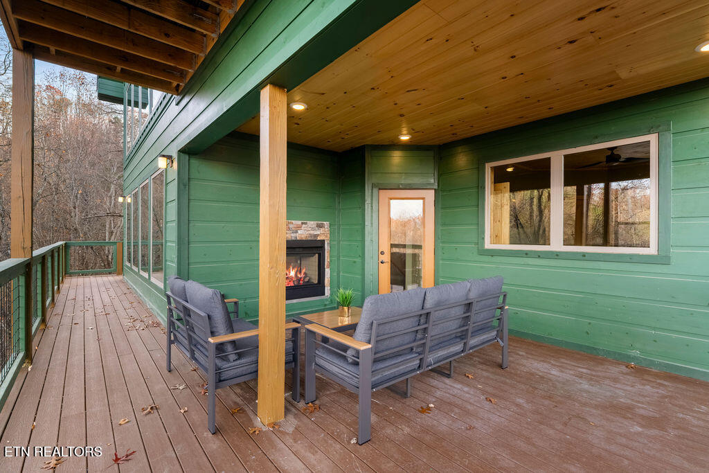 1857 Beach Front Drive Sevierville TN 37876