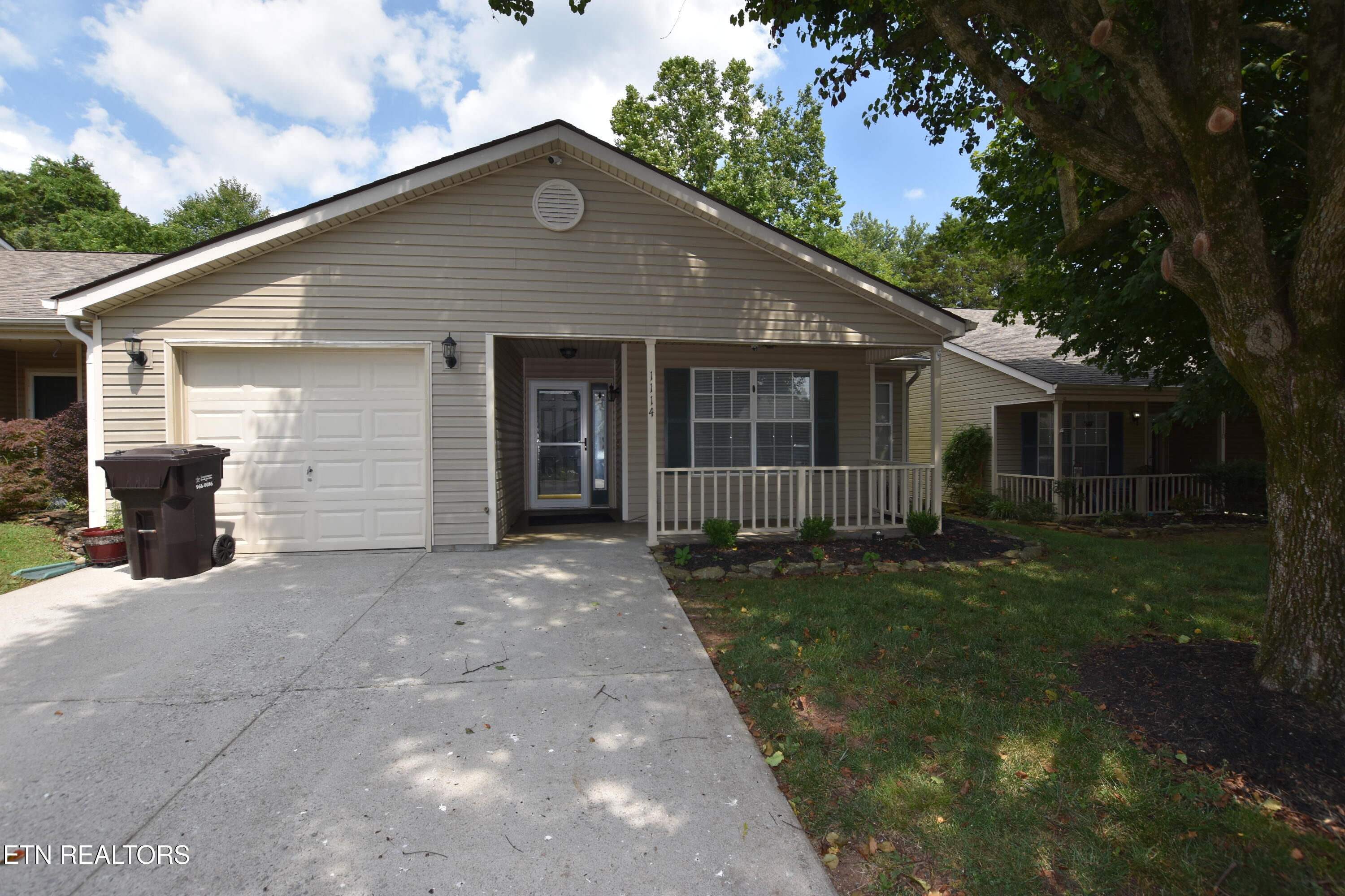 1114 Firethorne Way Knoxville TN 37923