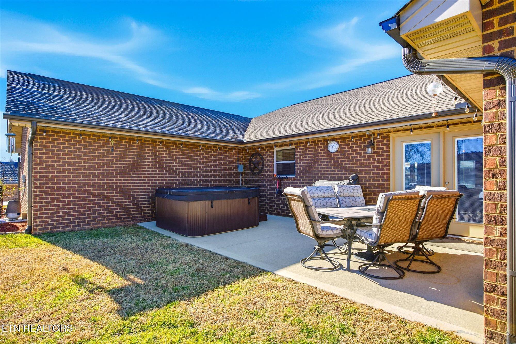 116 Crosslake Lane Dandridge TN 37725