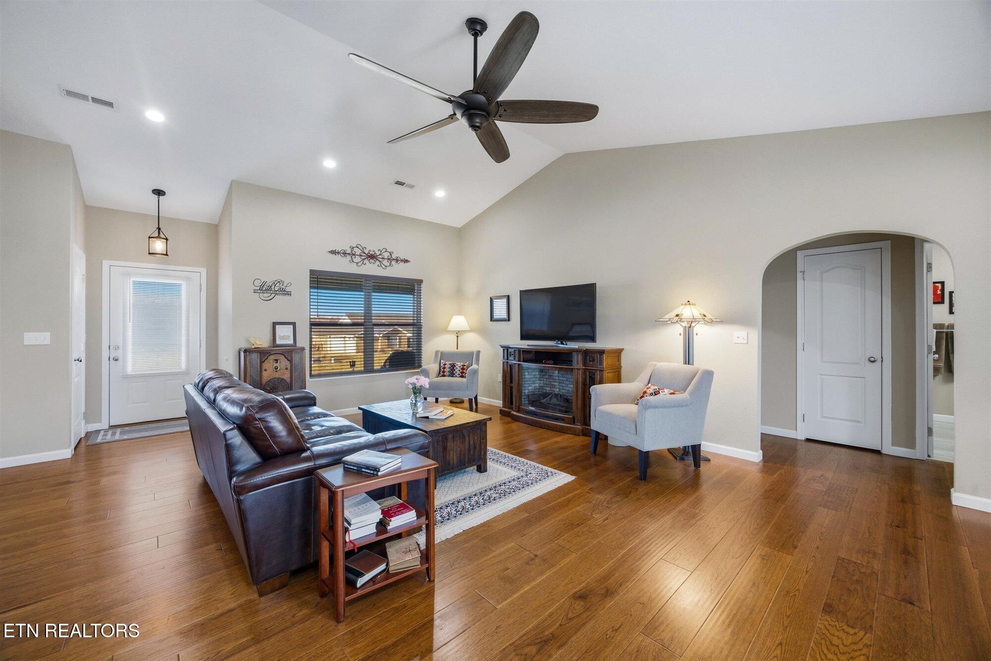 116 Crosslake Lane Dandridge TN 37725