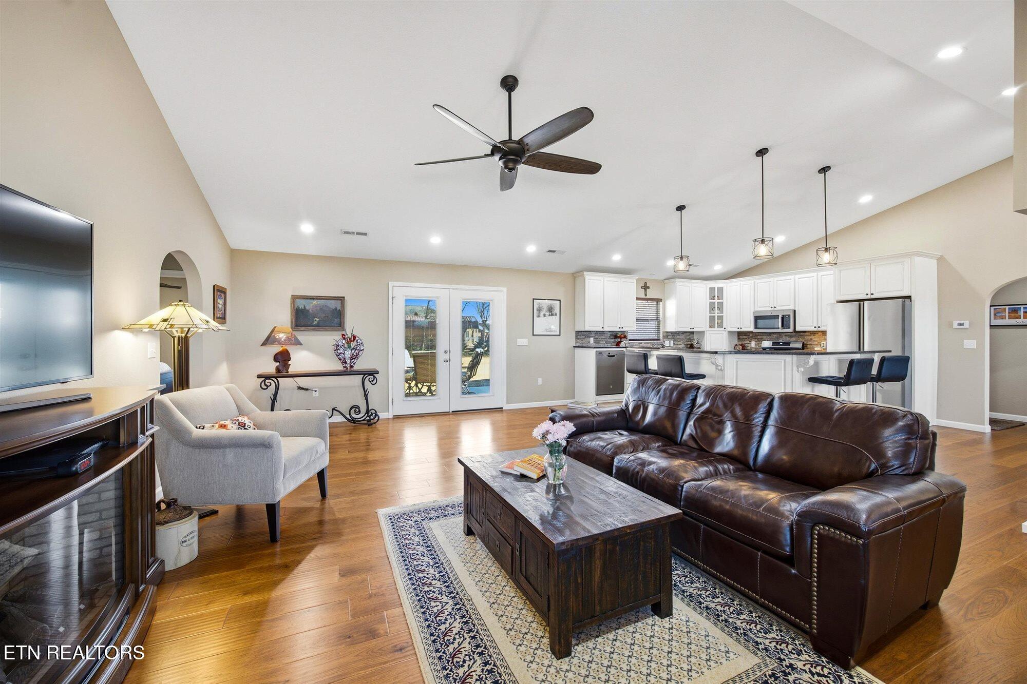 116 Crosslake Lane Dandridge TN 37725