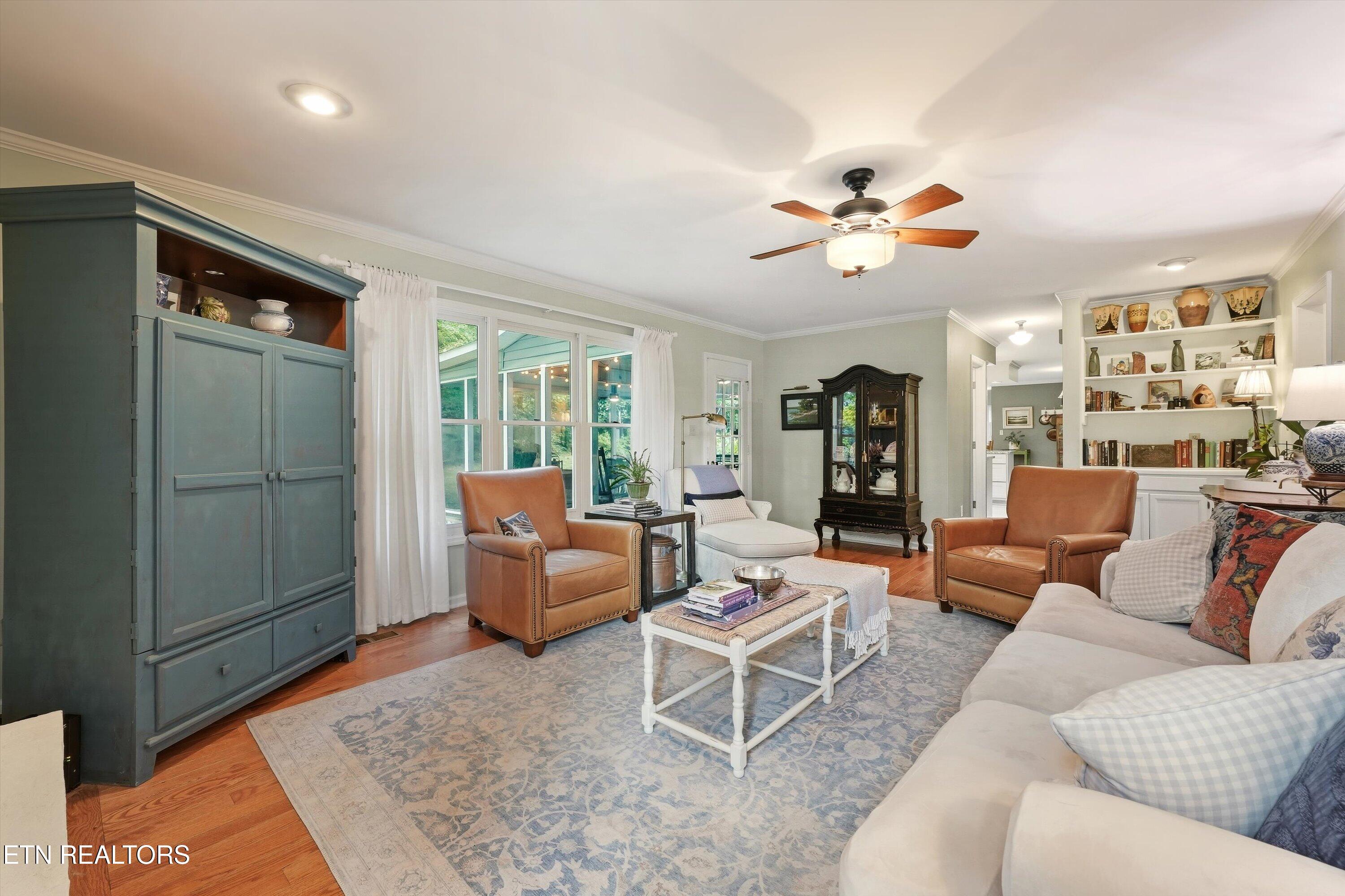 1909 Stonehills Place Knoxville TN 37938
