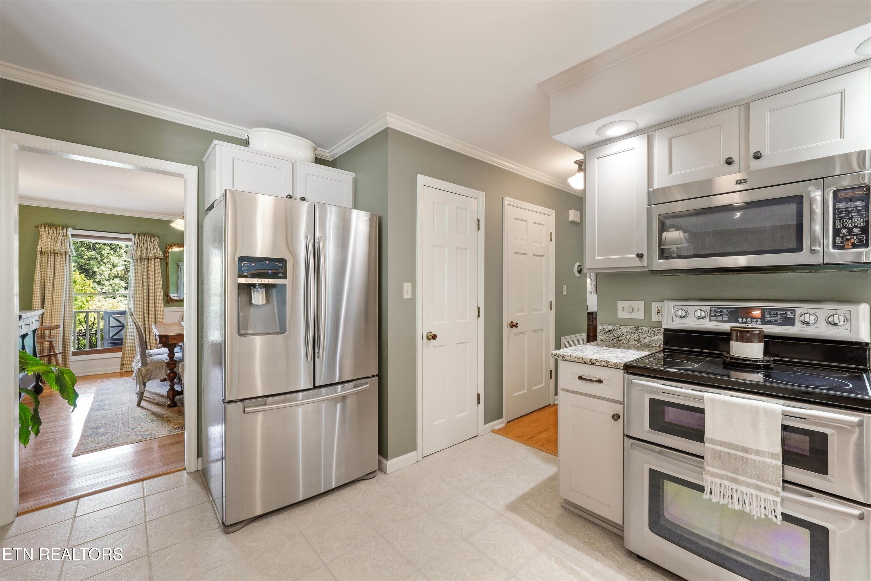 1909 Stonehills Place Knoxville TN 37938
