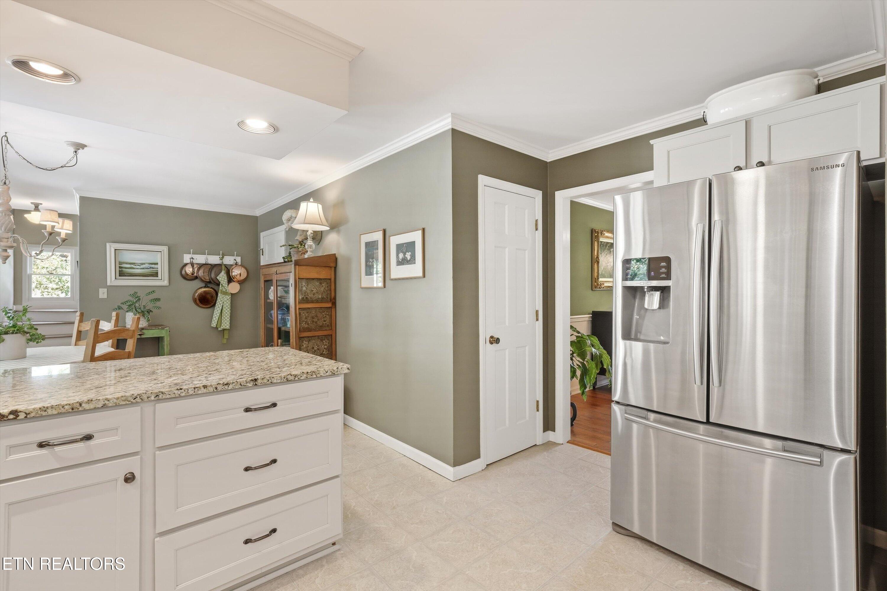 1909 Stonehills Place Knoxville TN 37938