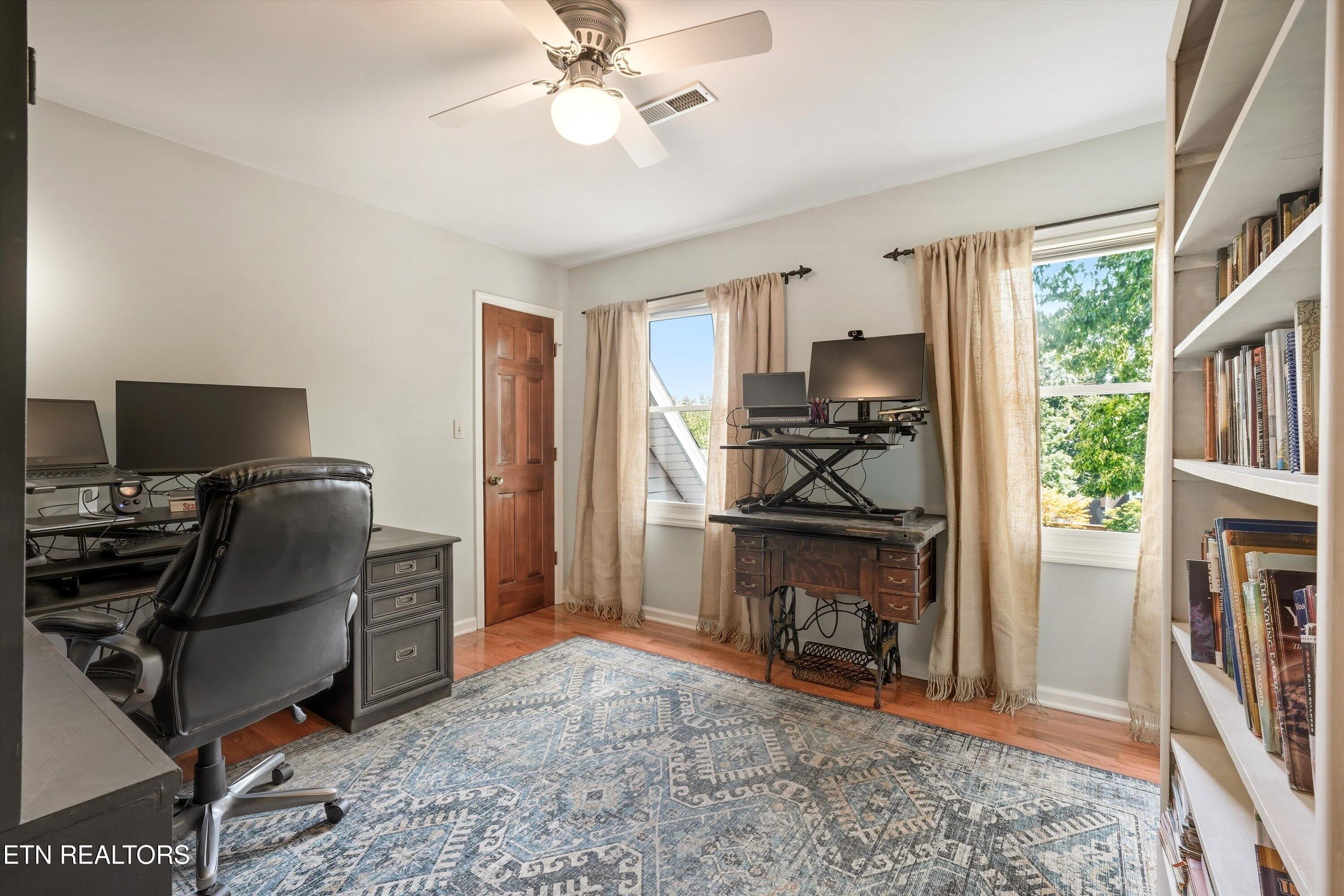 1909 Stonehills Place Knoxville TN 37938