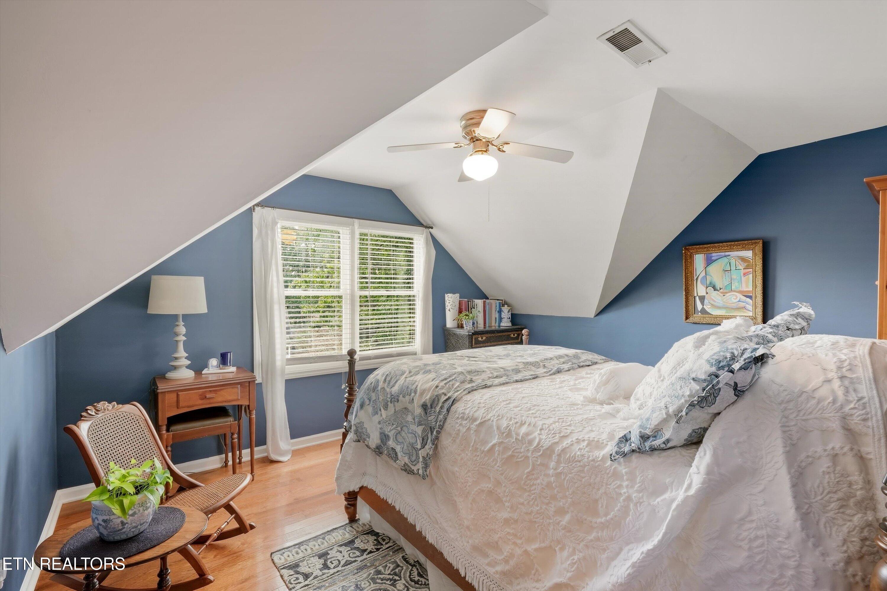 1909 Stonehills Place Knoxville TN 37938
