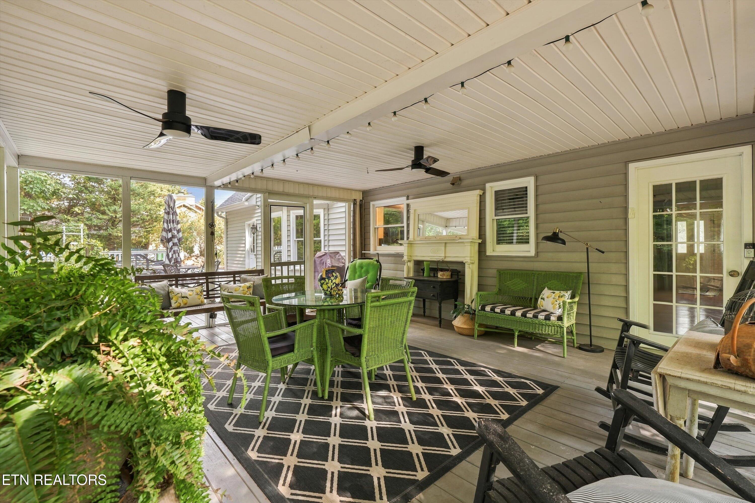 1909 Stonehills Place Knoxville TN 37938