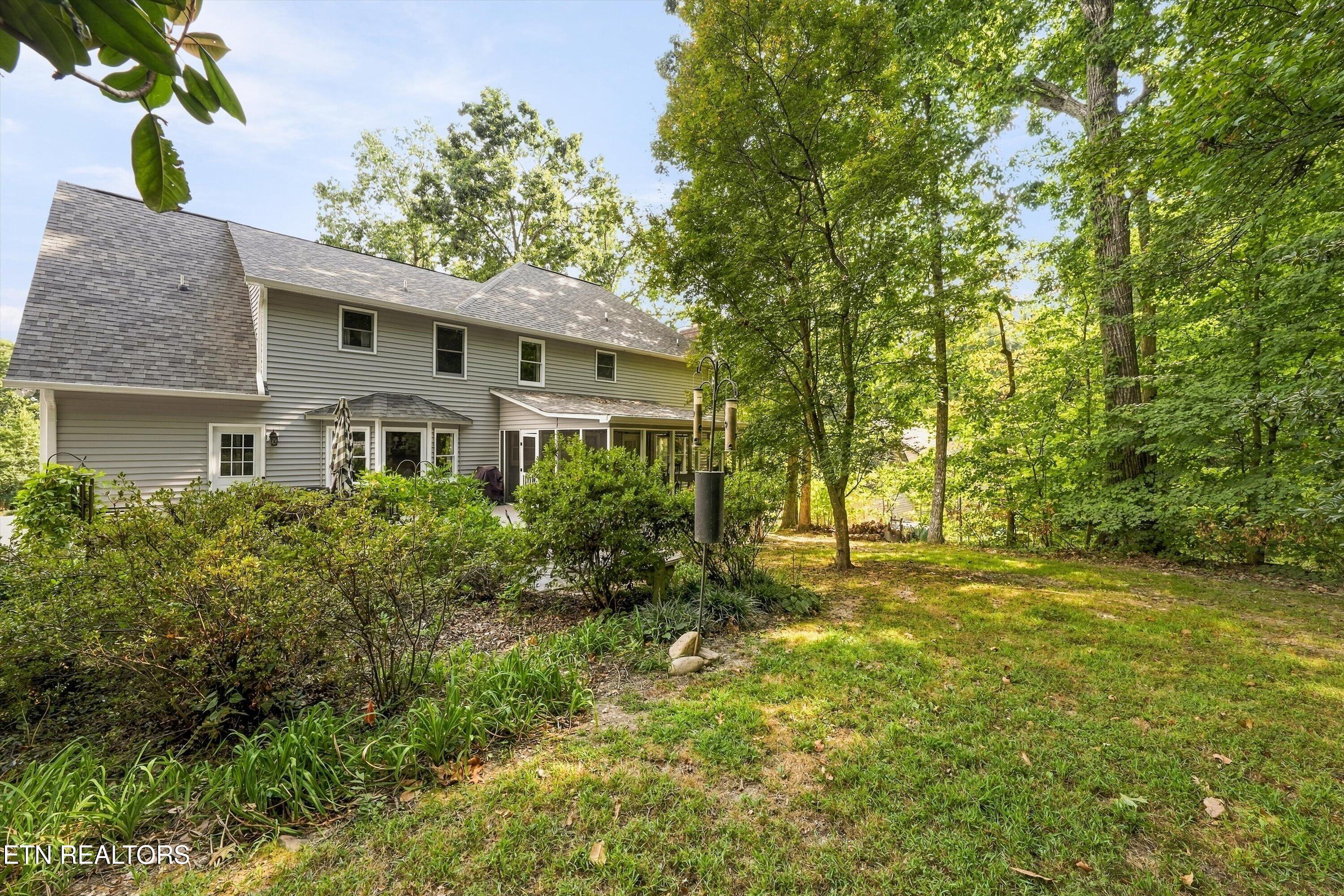 1909 Stonehills Place Knoxville TN 37938