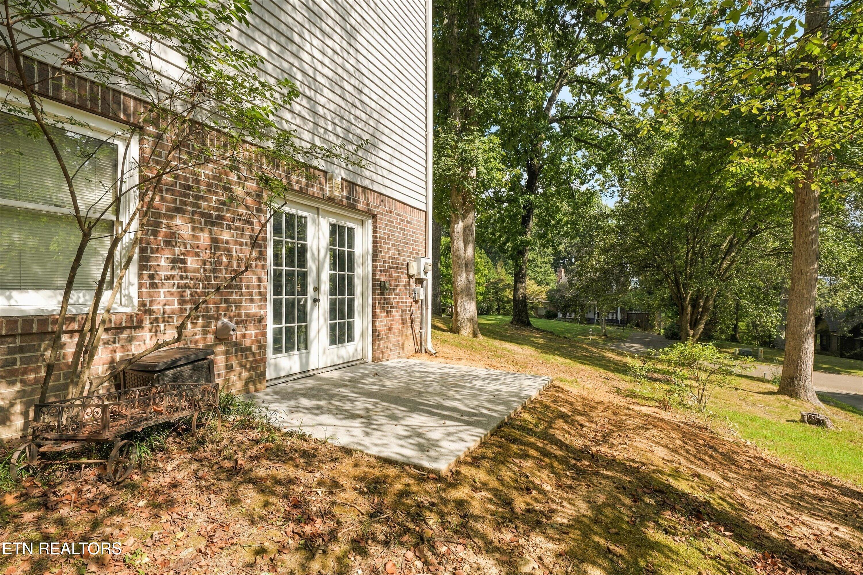 1909 Stonehills Place Knoxville TN 37938