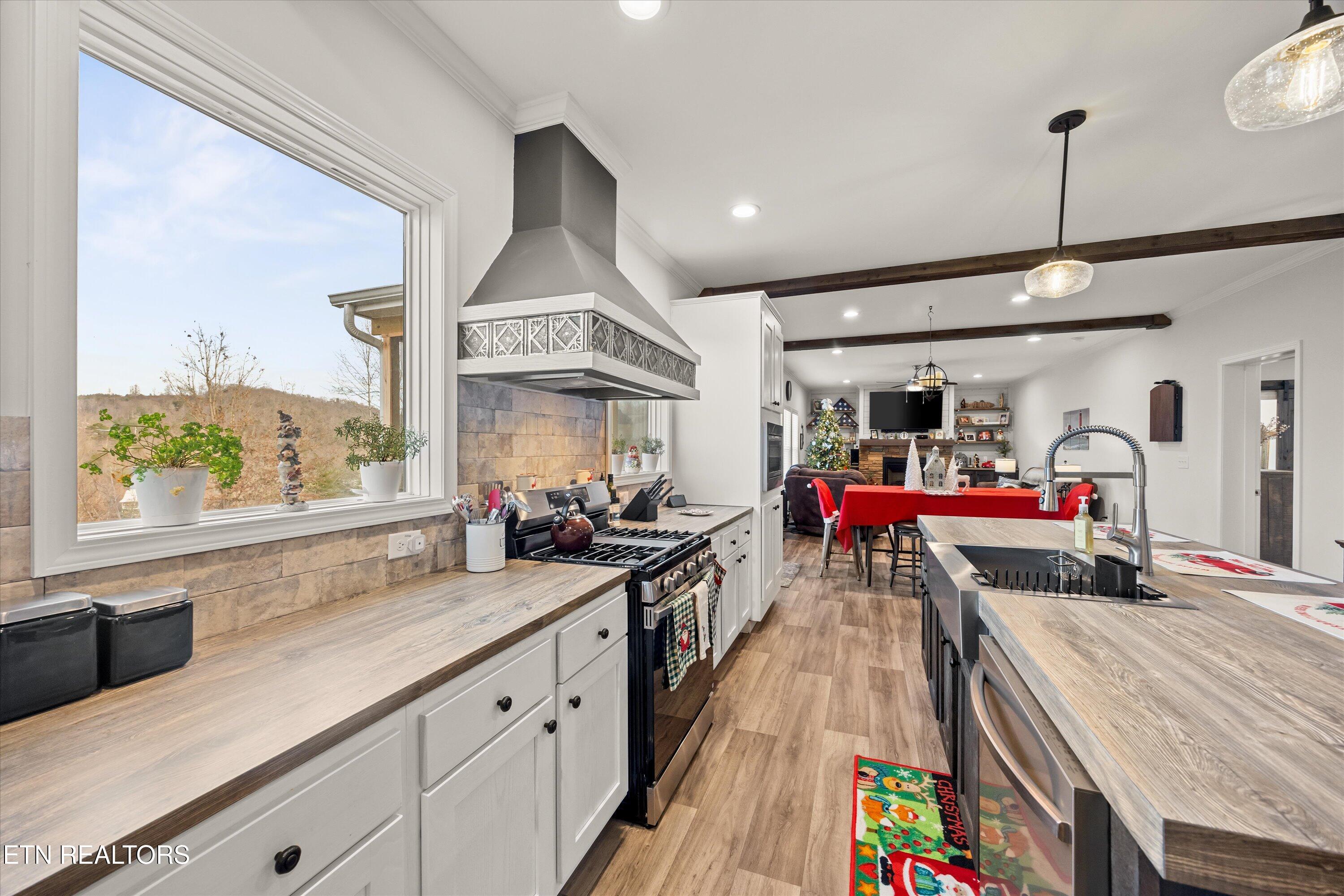 352 Perry Smith Lane Caryville TN 37714