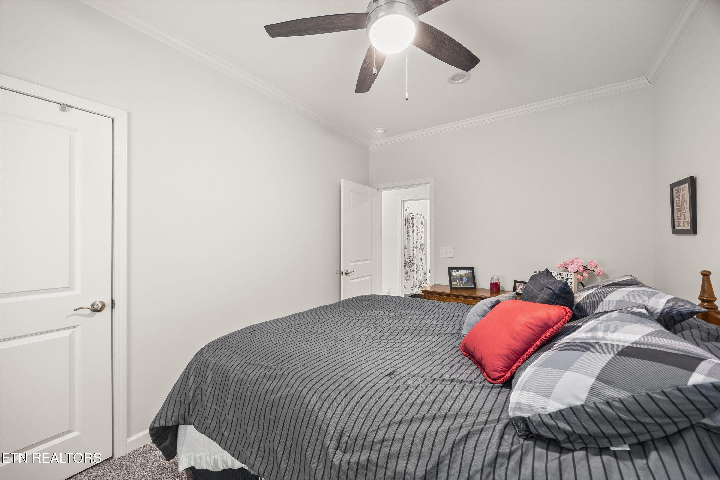 352 Perry Smith Lane Caryville TN 37714