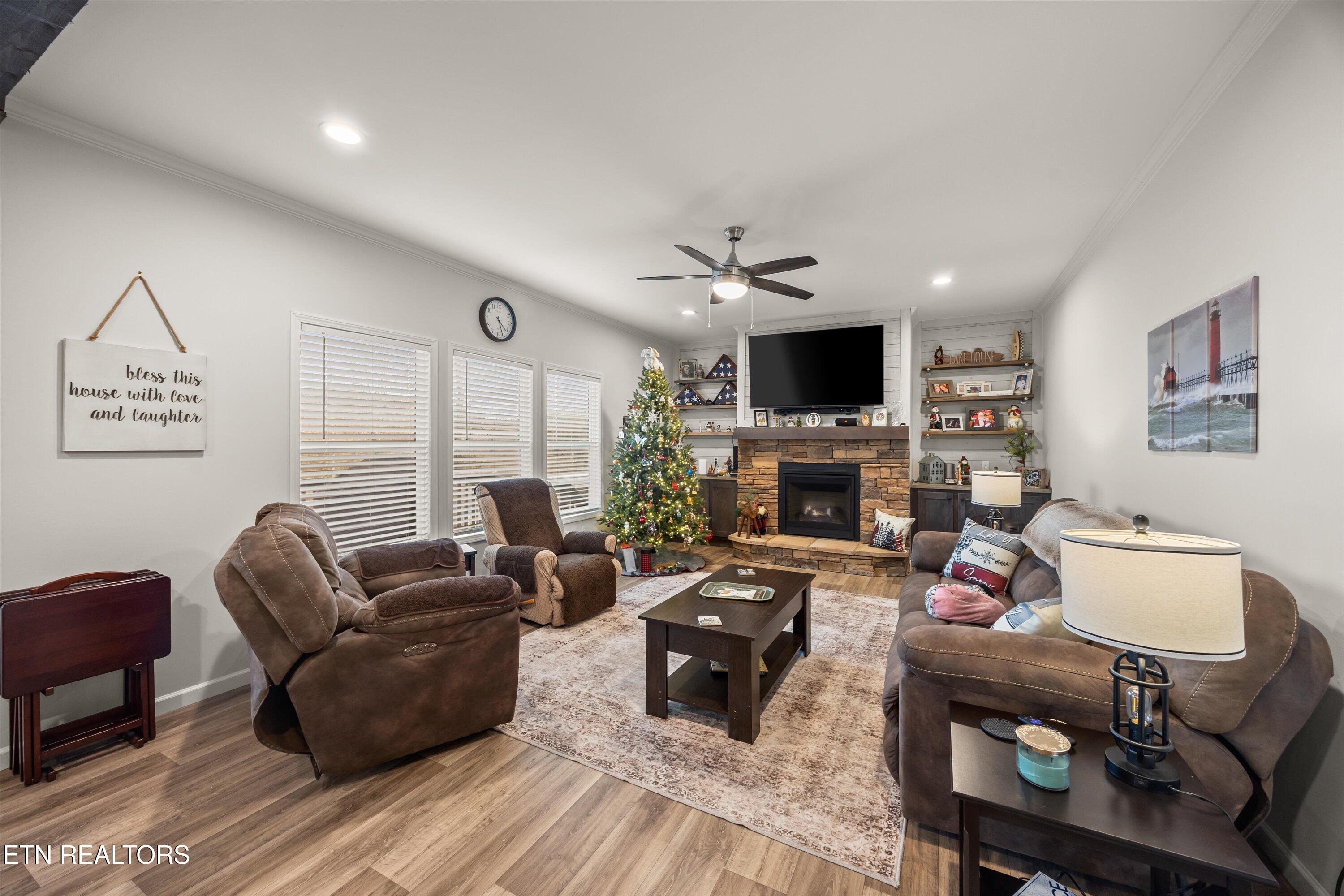 352 Perry Smith Lane Caryville TN 37714