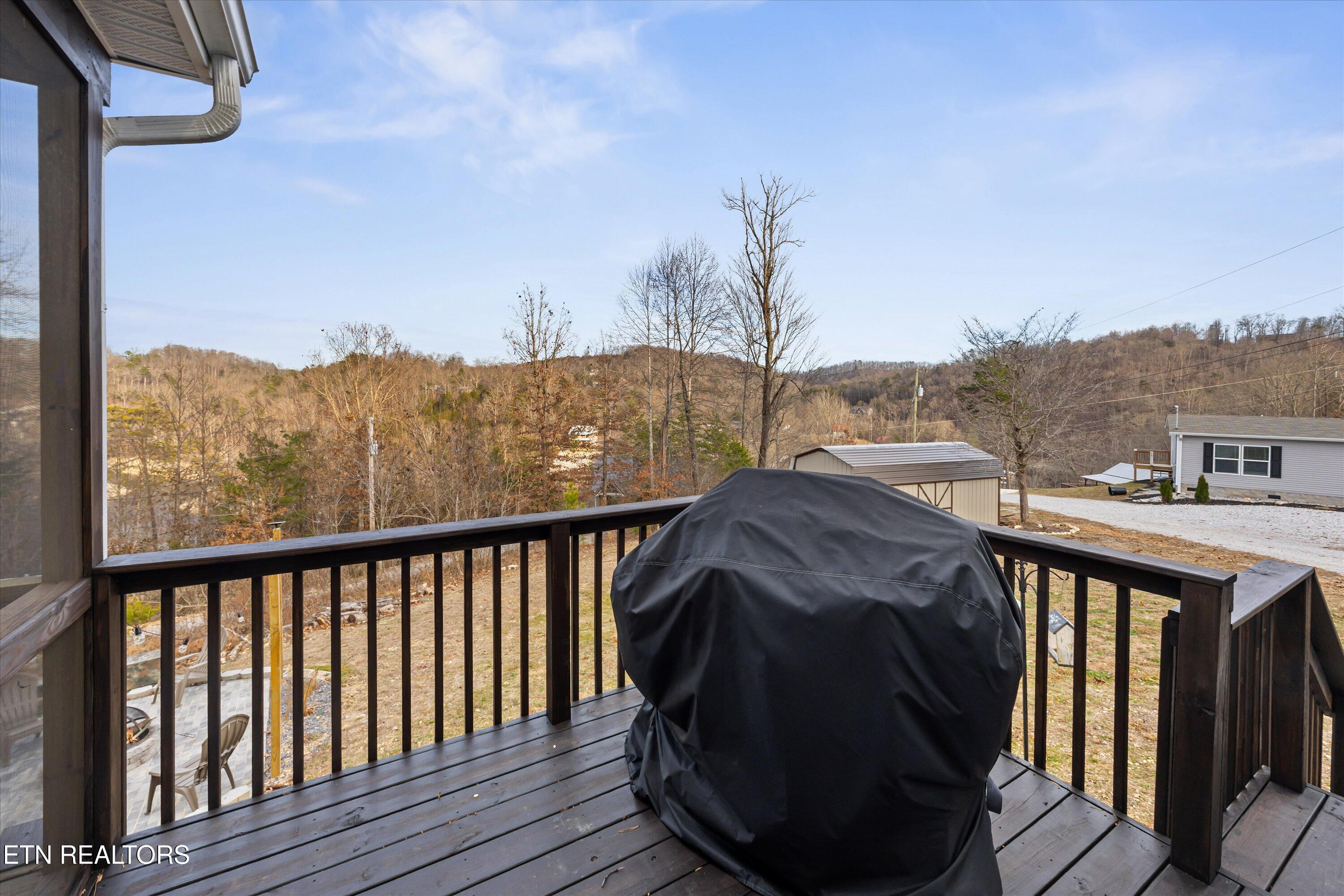 352 Perry Smith Lane Caryville TN 37714