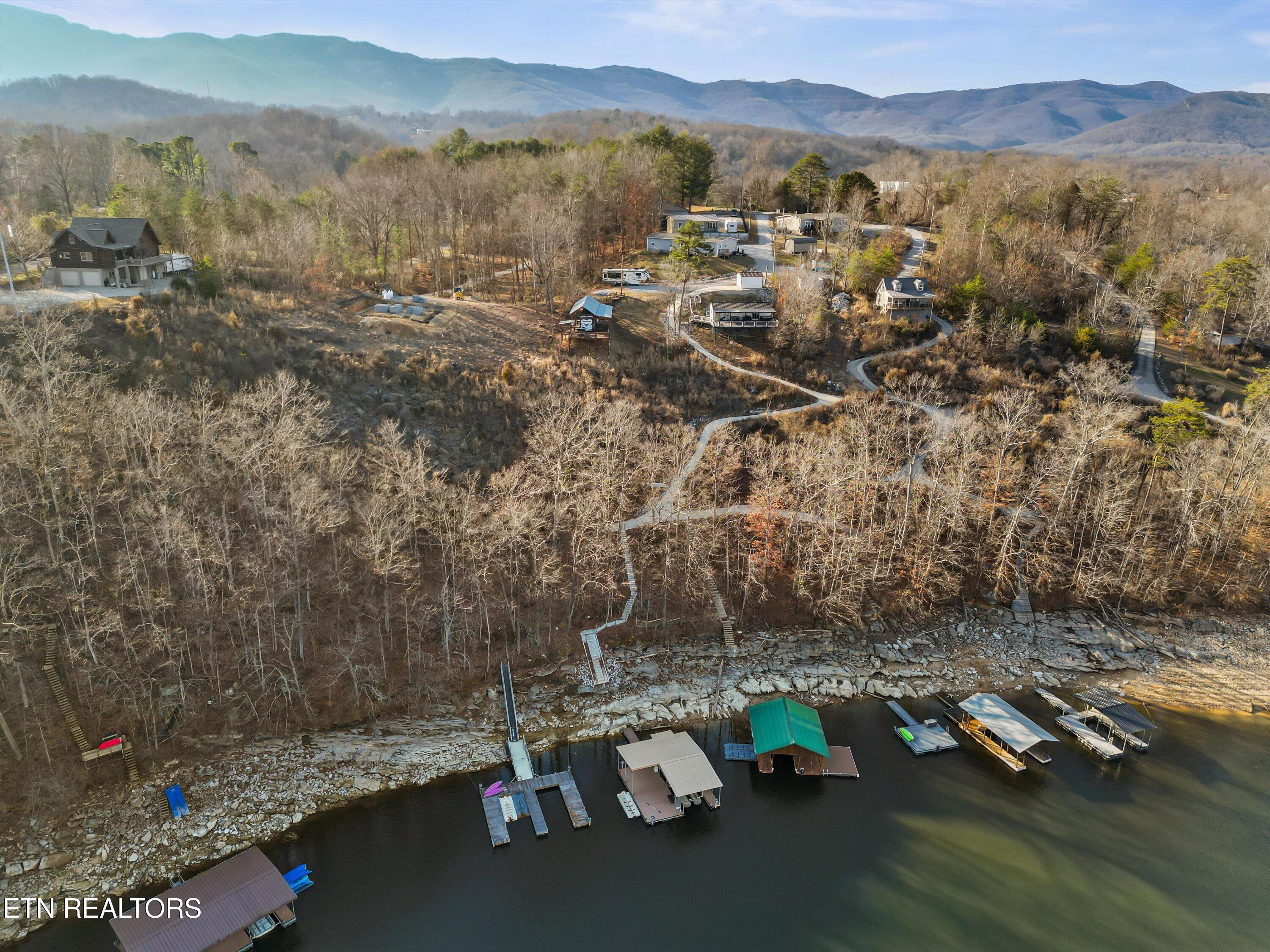 352 Perry Smith Lane Caryville TN 37714