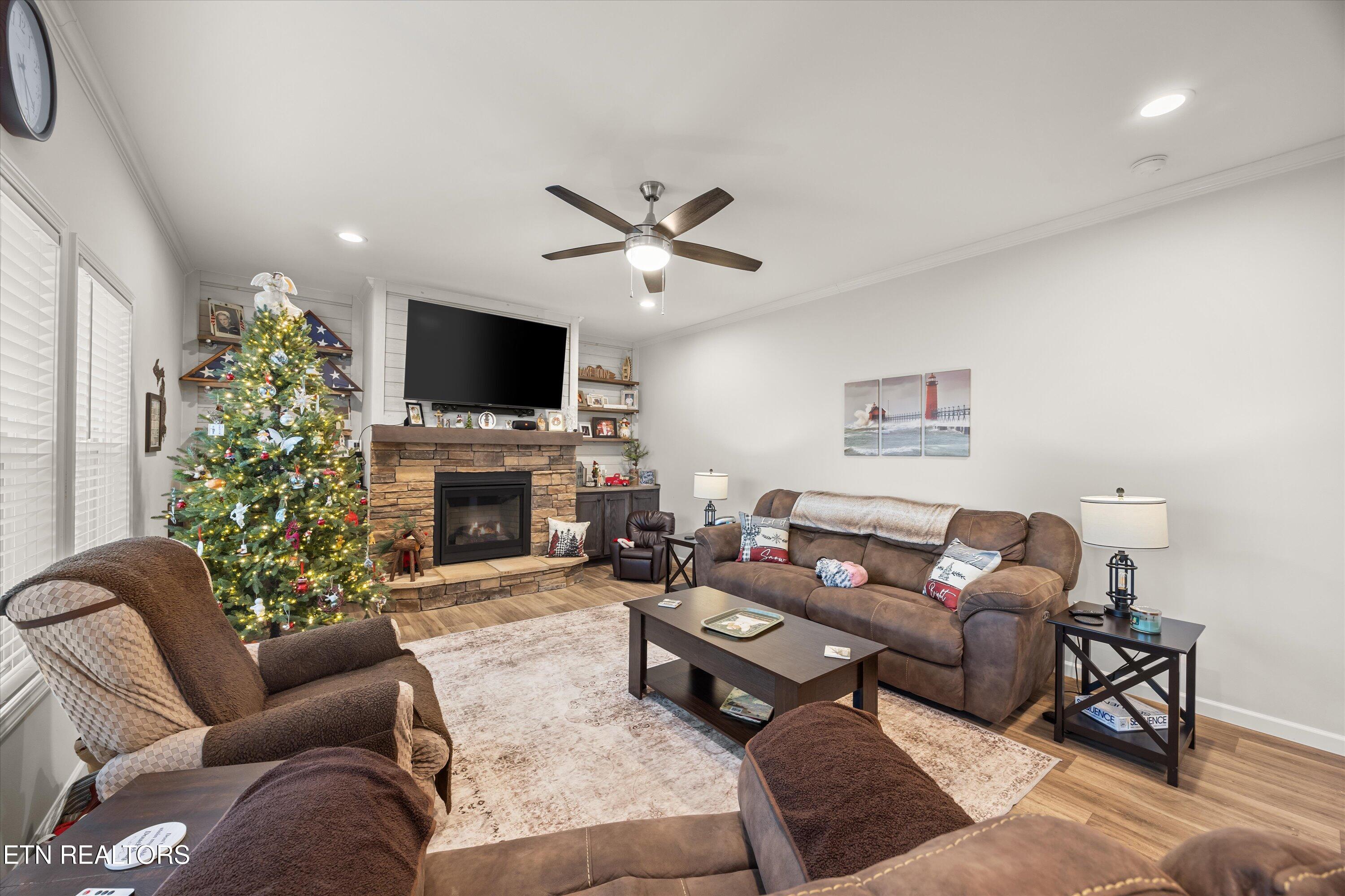 352 Perry Smith Lane Caryville TN 37714