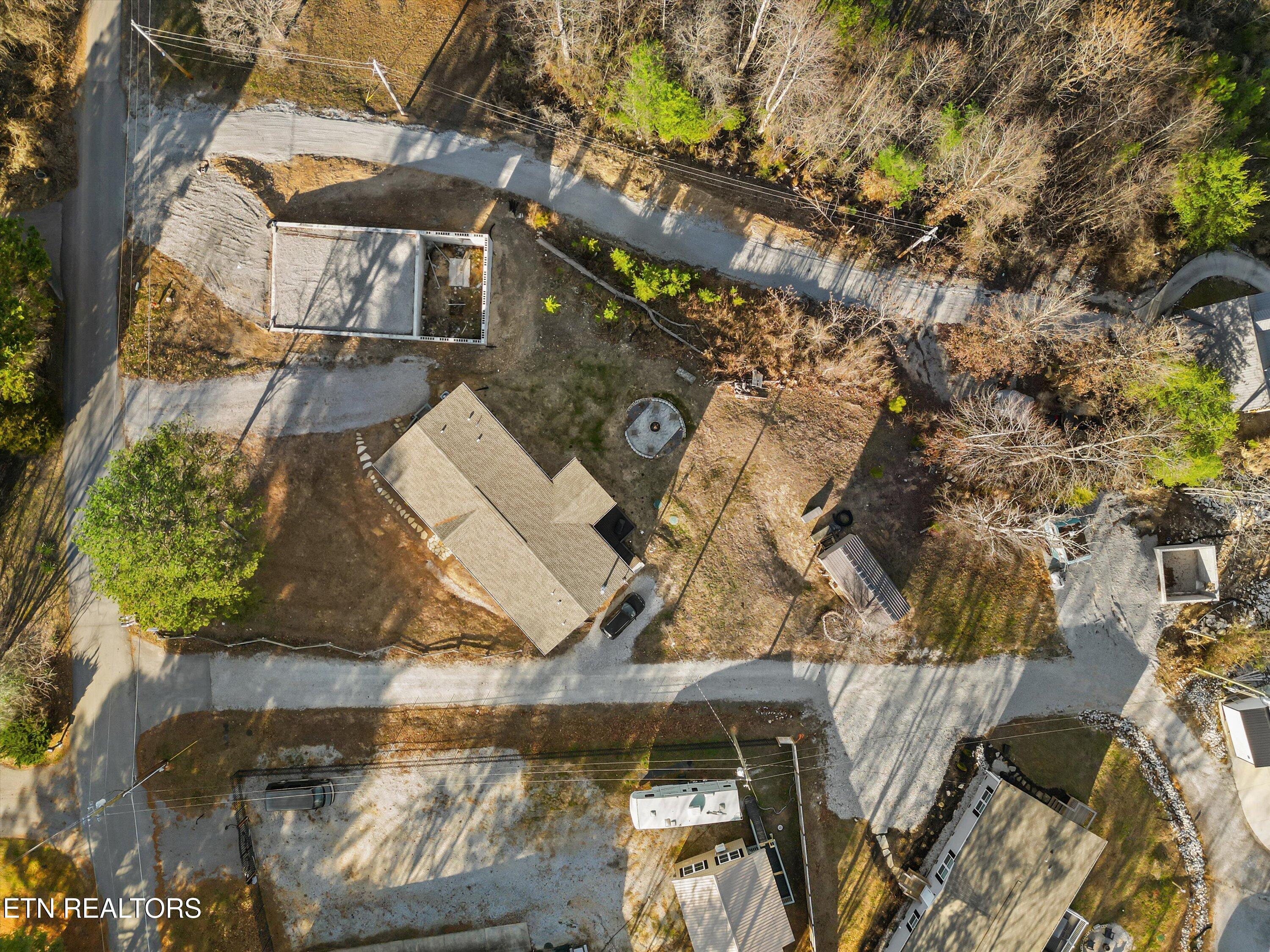 352 Perry Smith Lane Caryville TN 37714