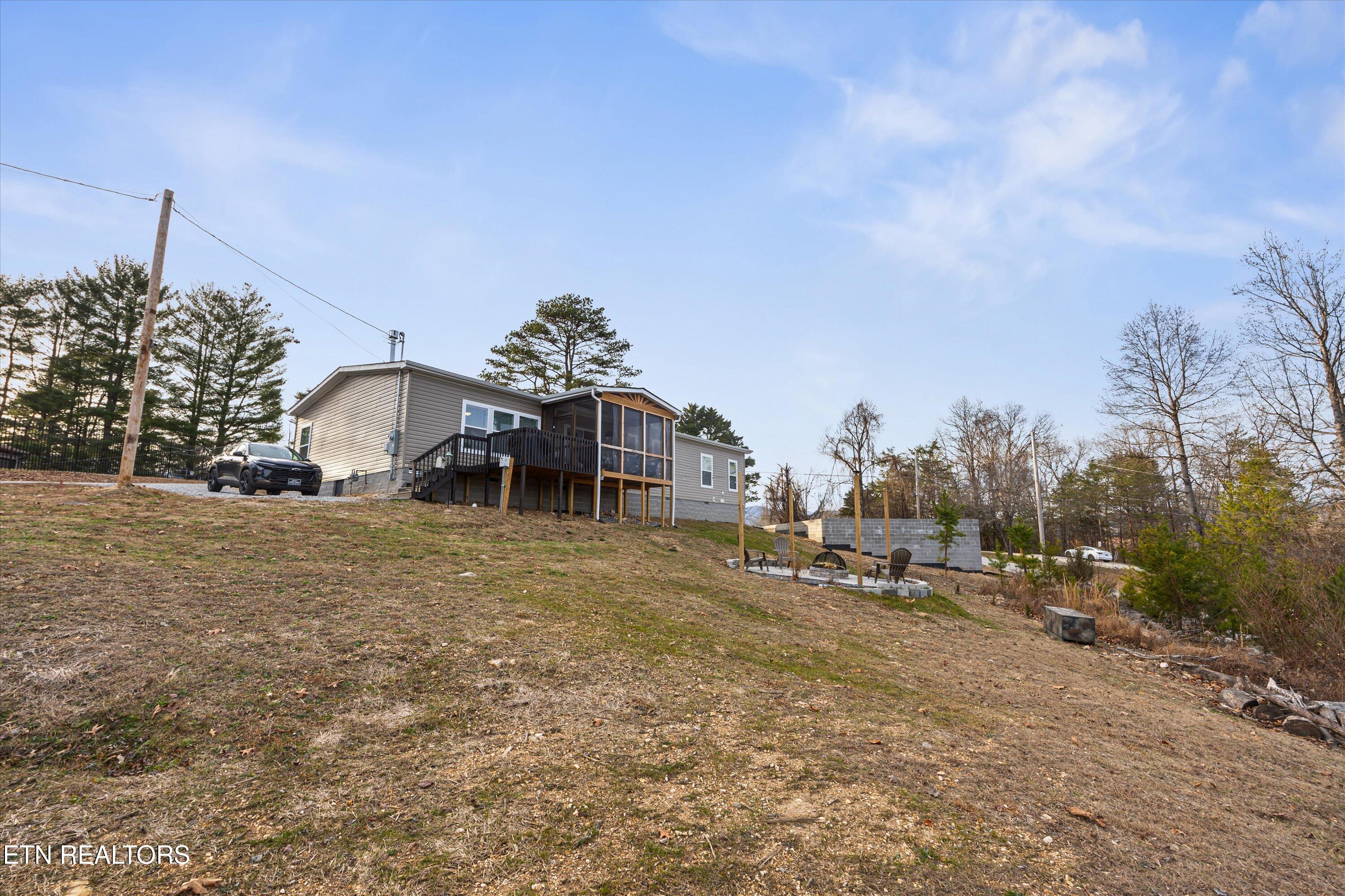 352 Perry Smith Lane Caryville TN 37714