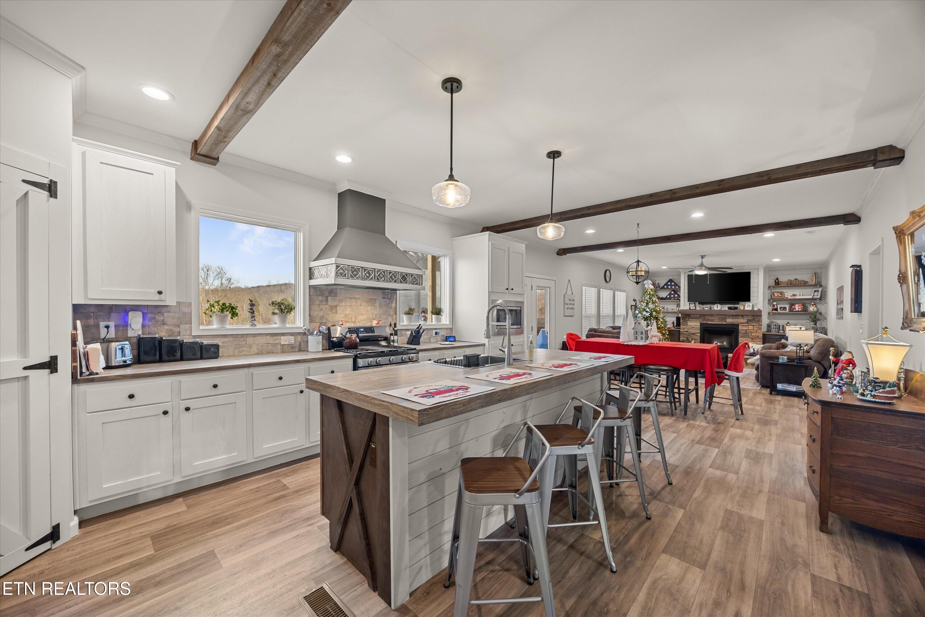 352 Perry Smith Lane Caryville TN 37714