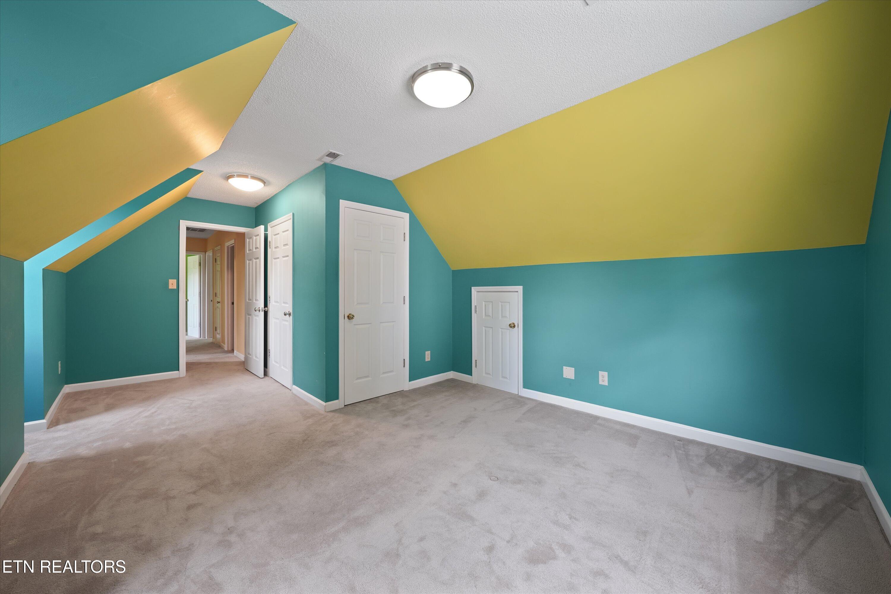2300 Woods End Lane Knoxville TN 37918