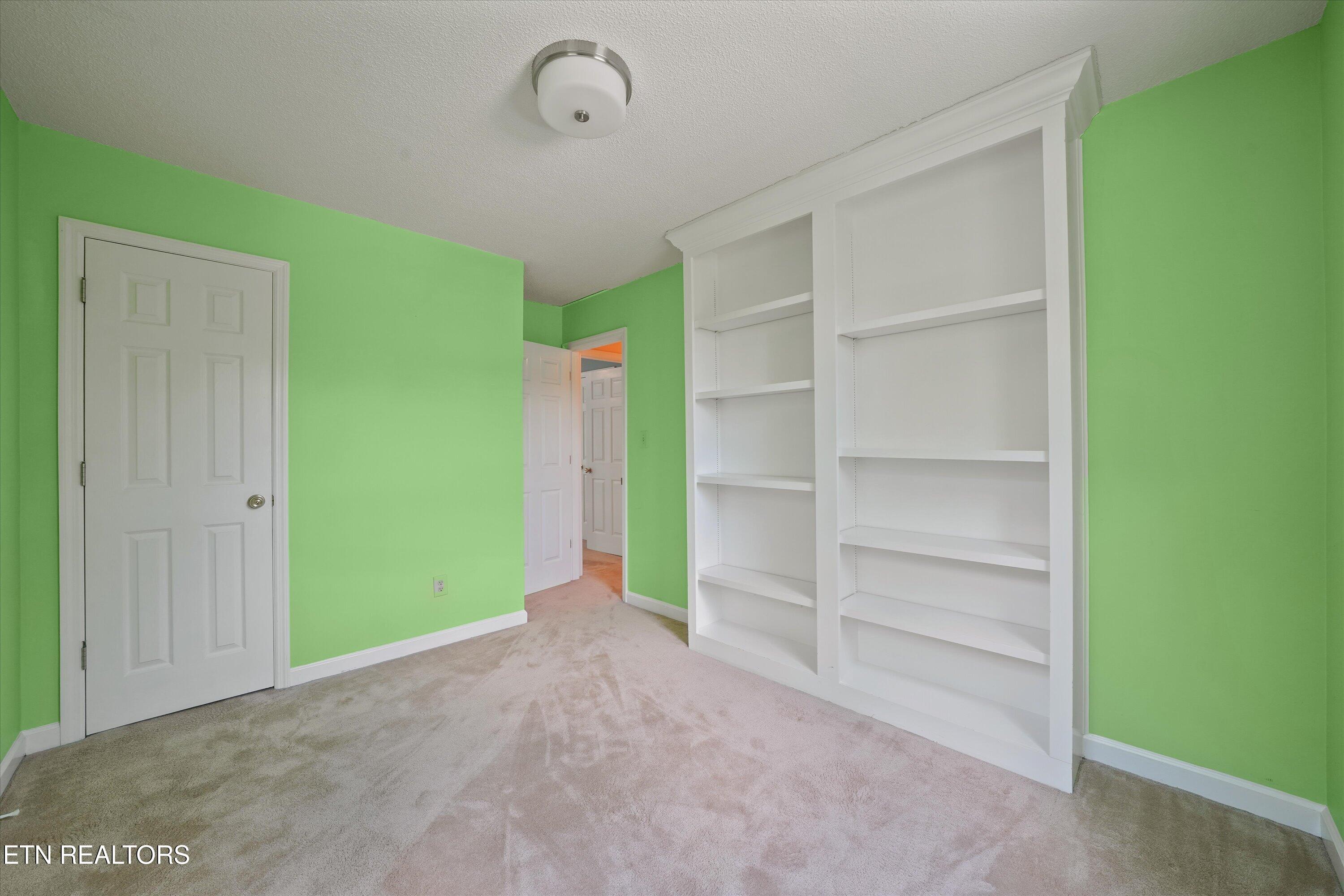 2300 Woods End Lane Knoxville TN 37918