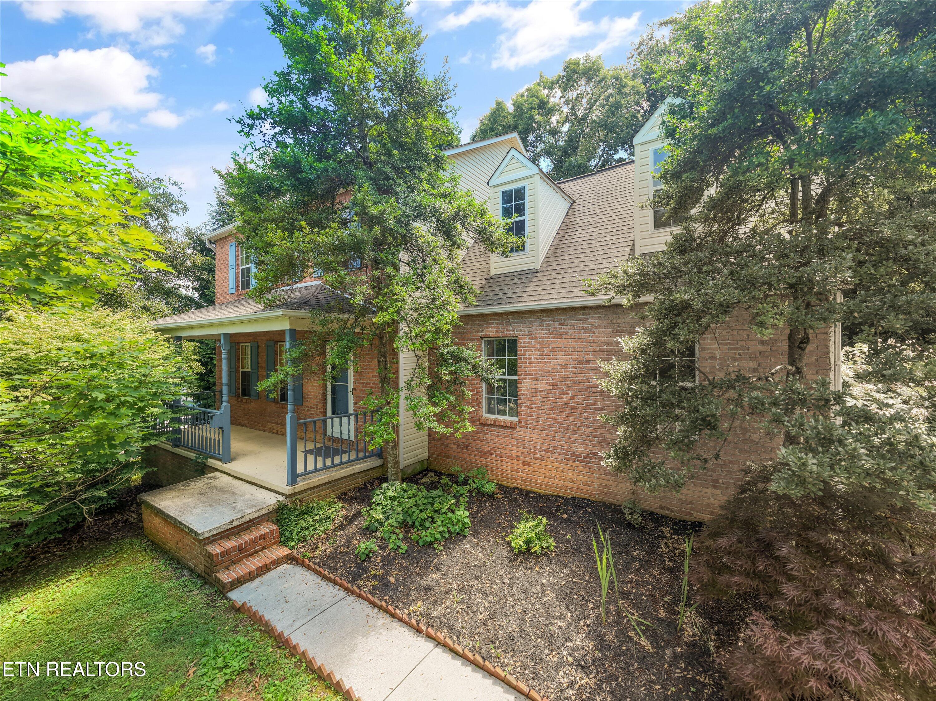 2300 Woods End Lane Knoxville TN 37918
