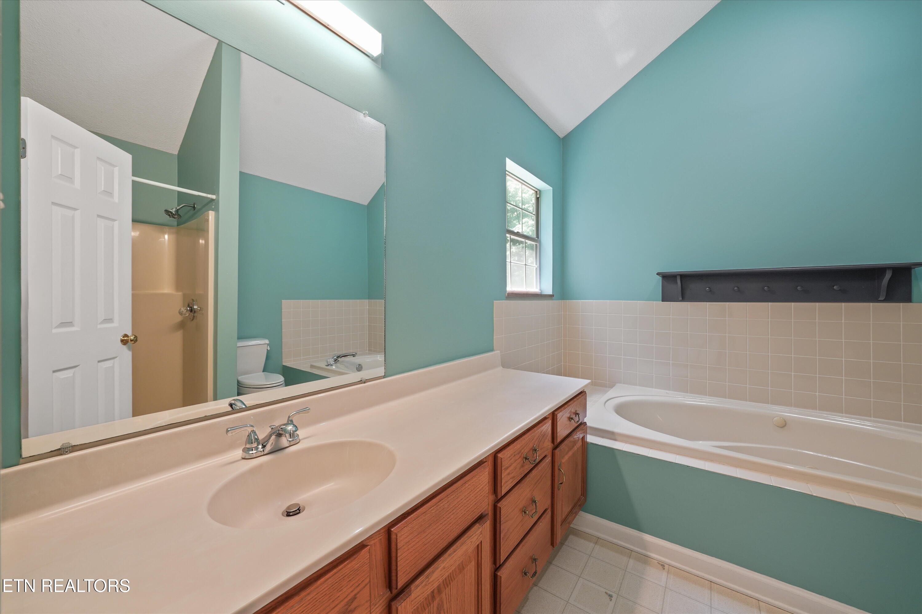 2300 Woods End Lane Knoxville TN 37918