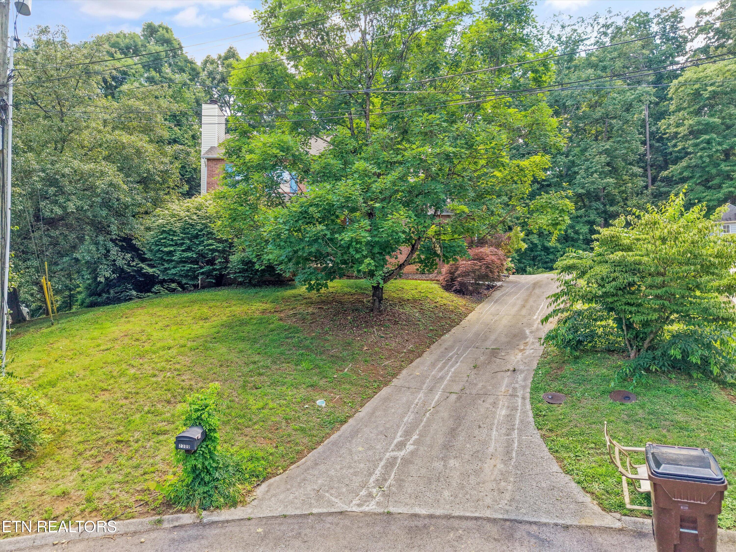 2300 Woods End Lane Knoxville TN 37918
