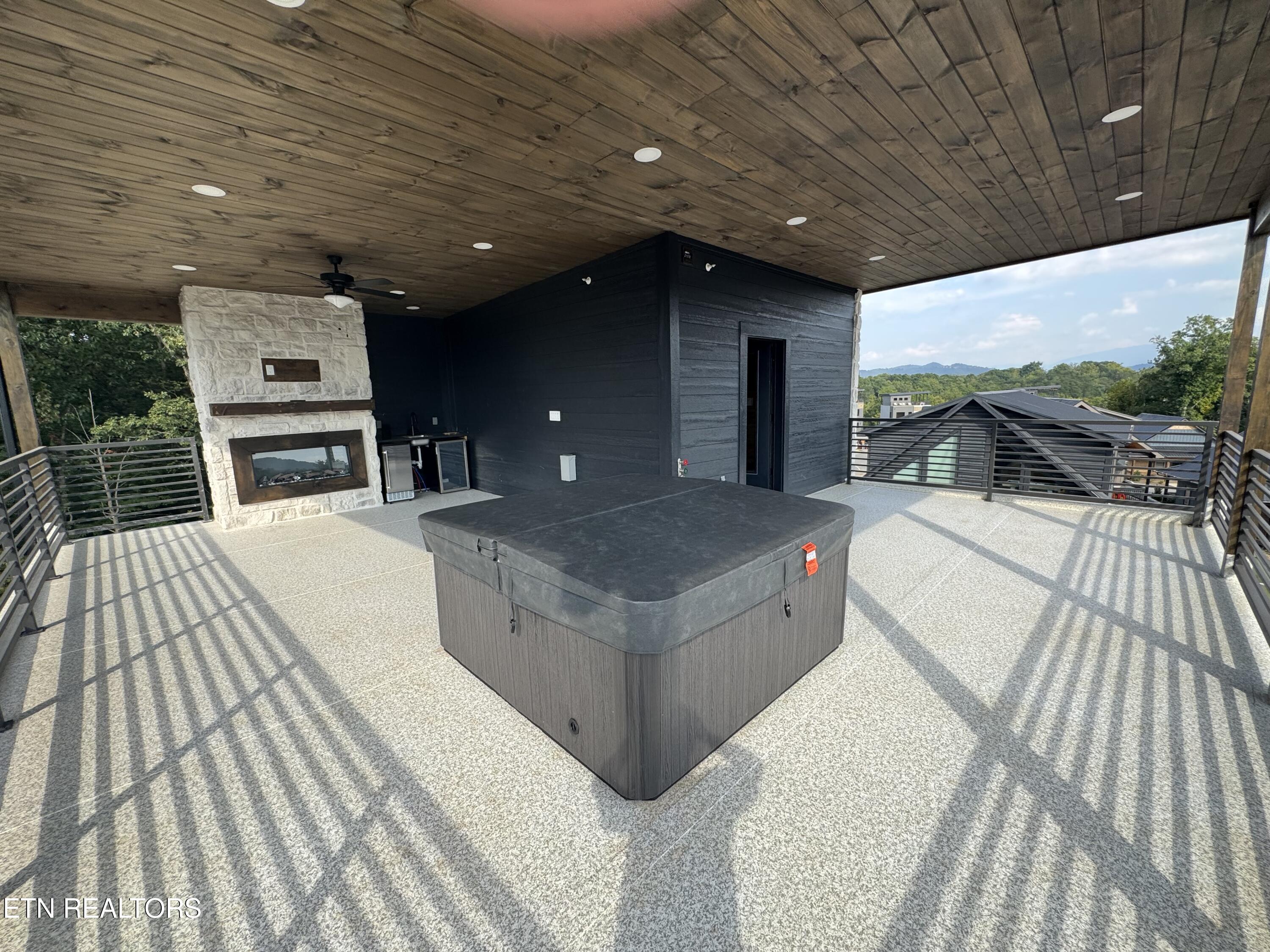 502 Warbonnet Way Pigeon Forge TN 37863