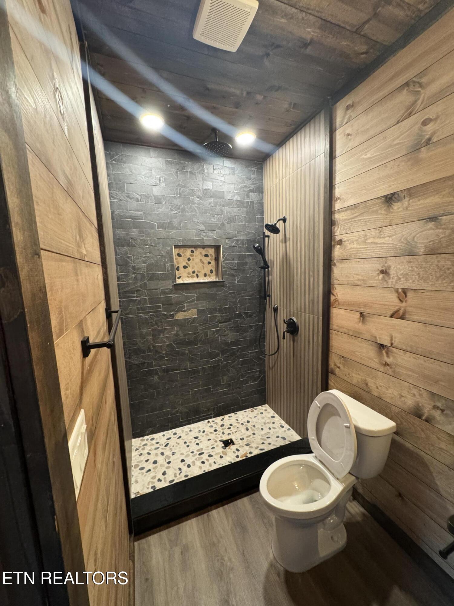 502 Warbonnet Way Pigeon Forge TN 37863