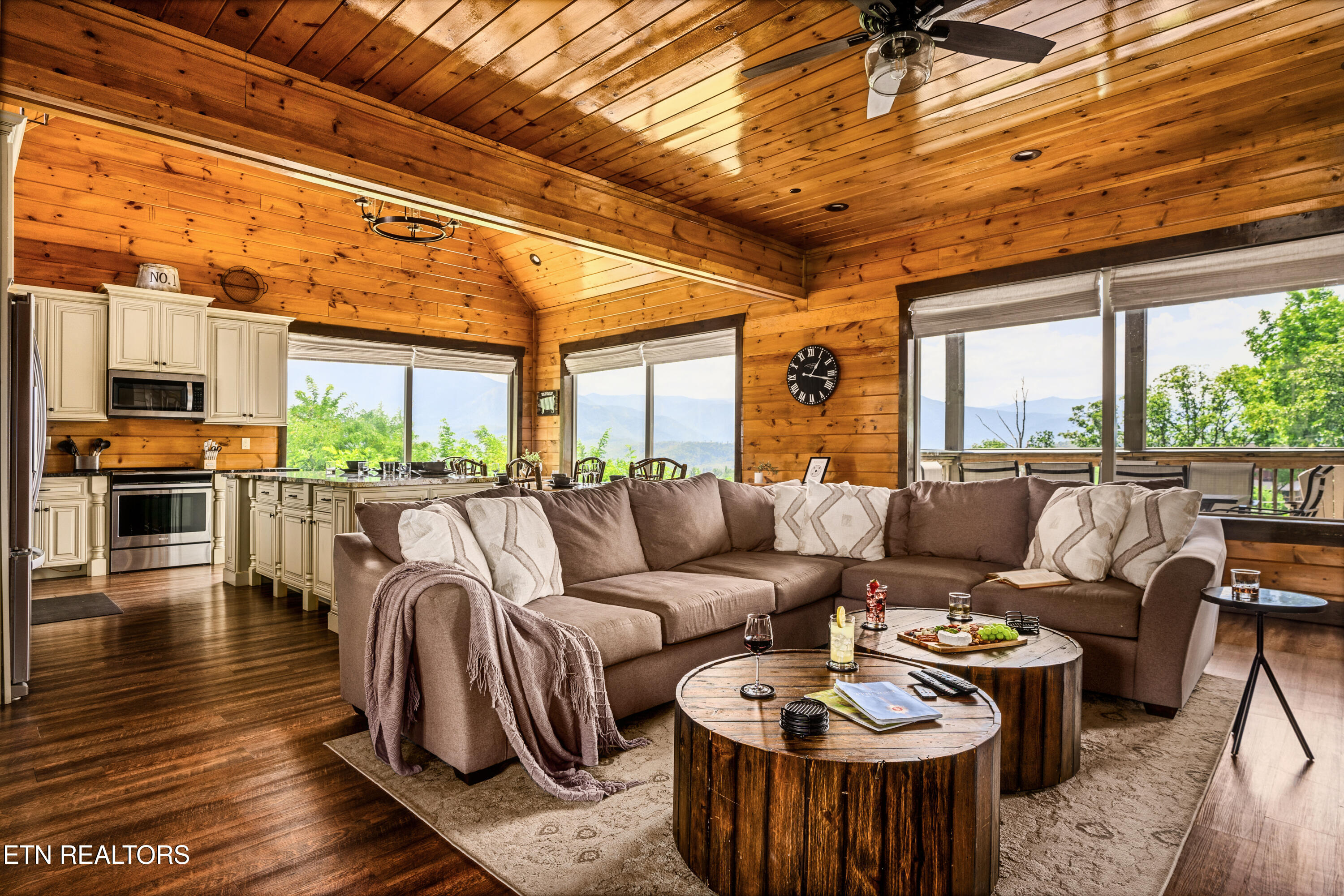 729 Bear Walk Way Gatlinburg TN 37738