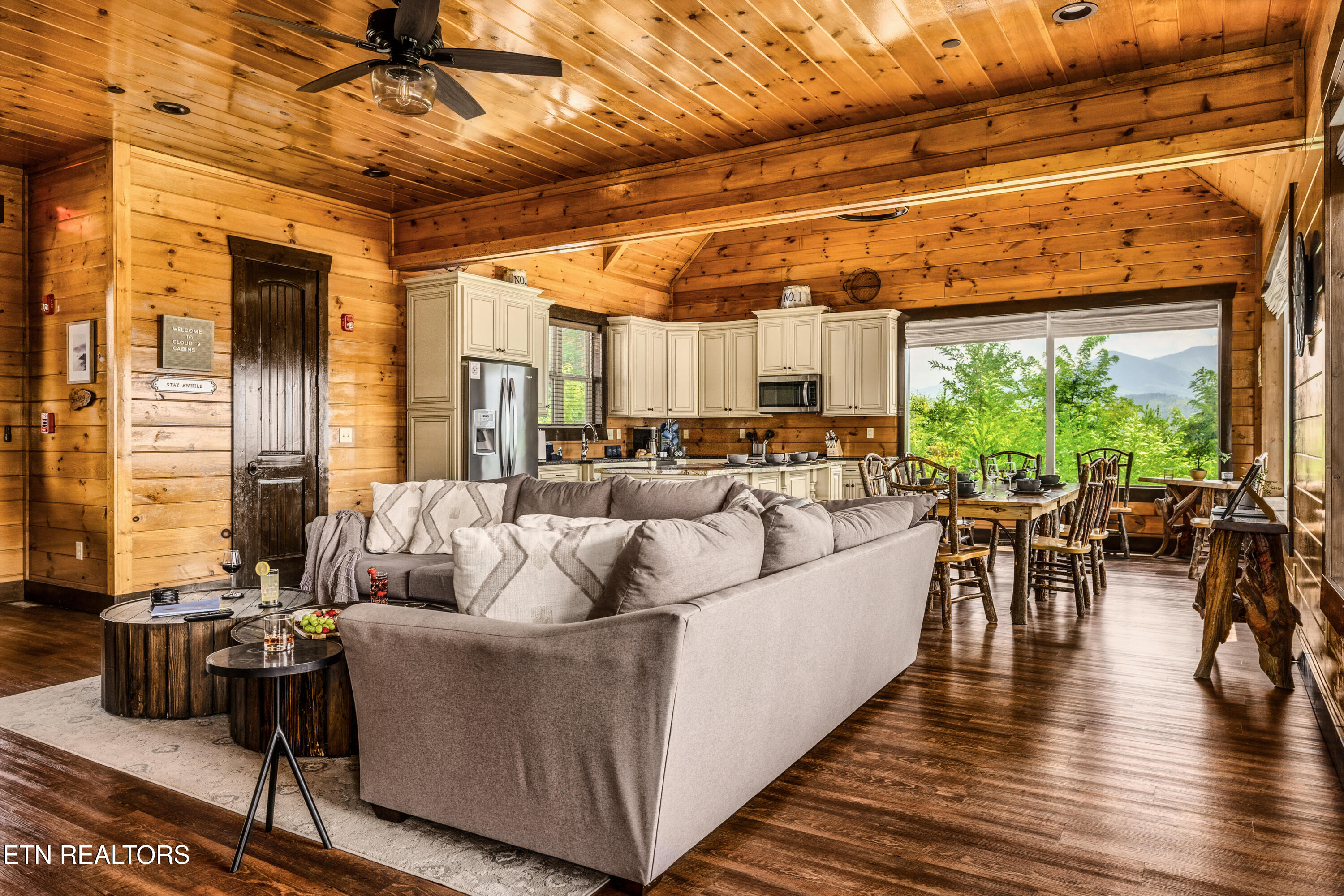 729 Bear Walk Way Gatlinburg TN 37738