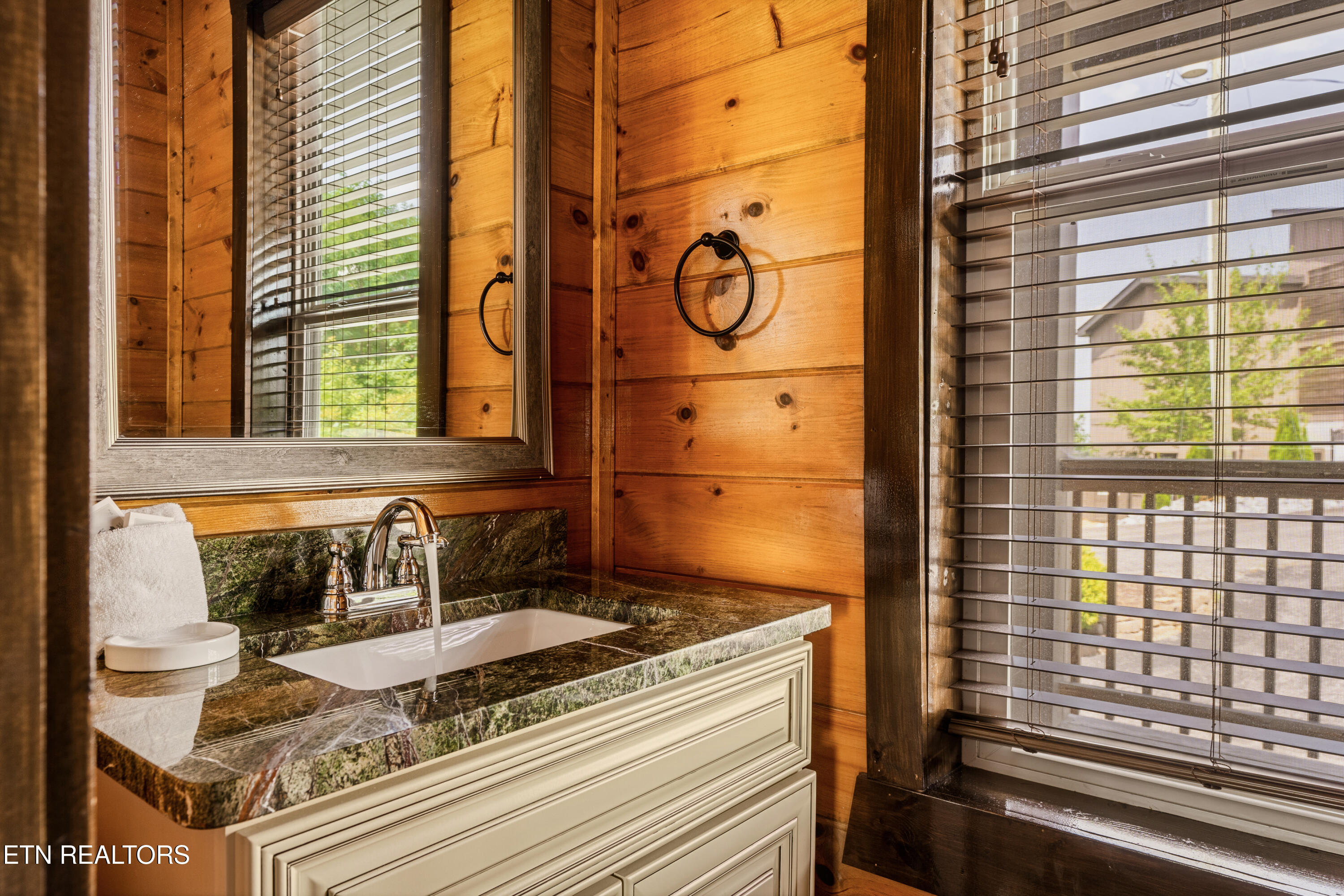 729 Bear Walk Way Gatlinburg TN 37738
