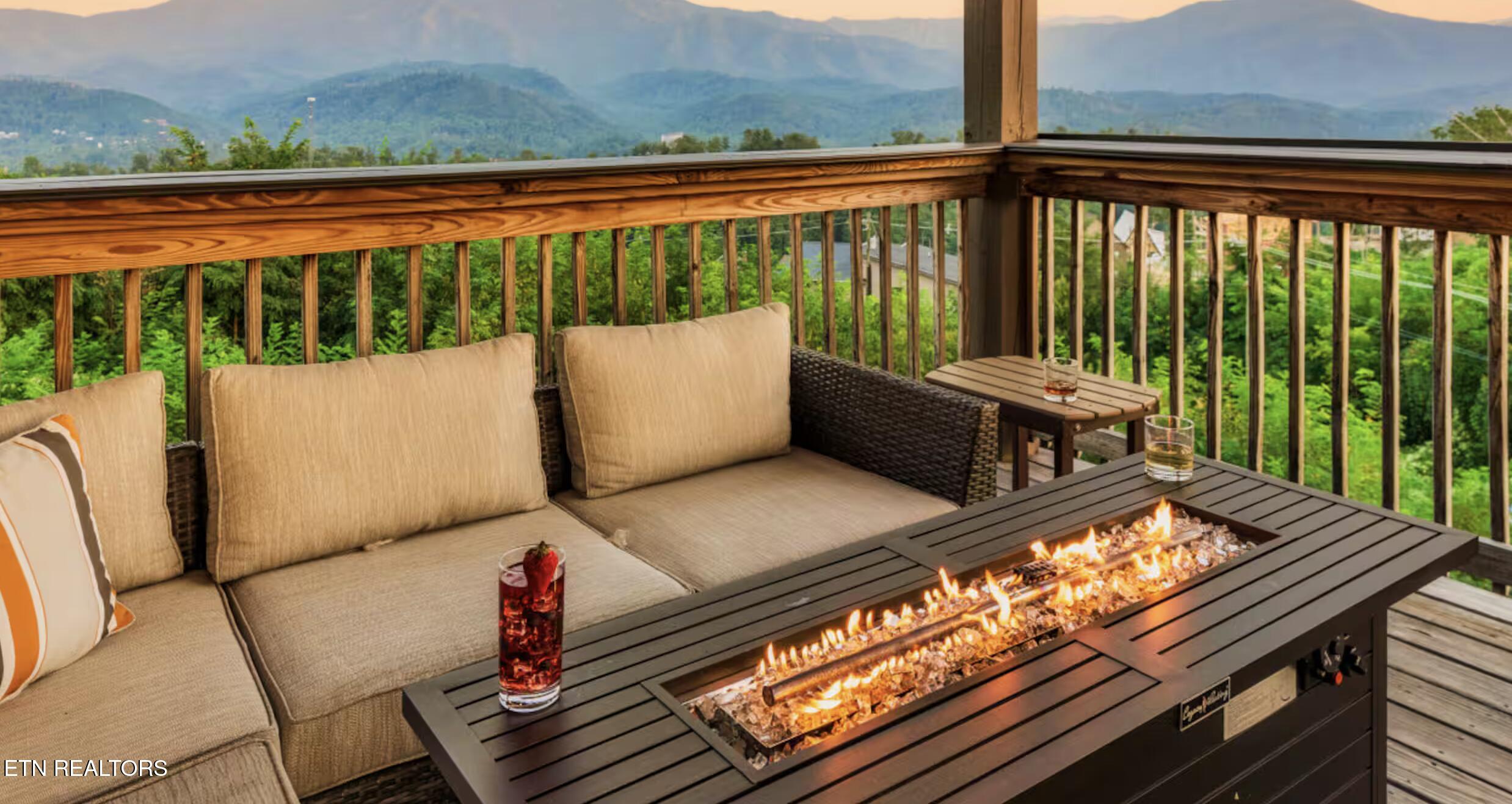 729 Bear Walk Way Gatlinburg TN 37738