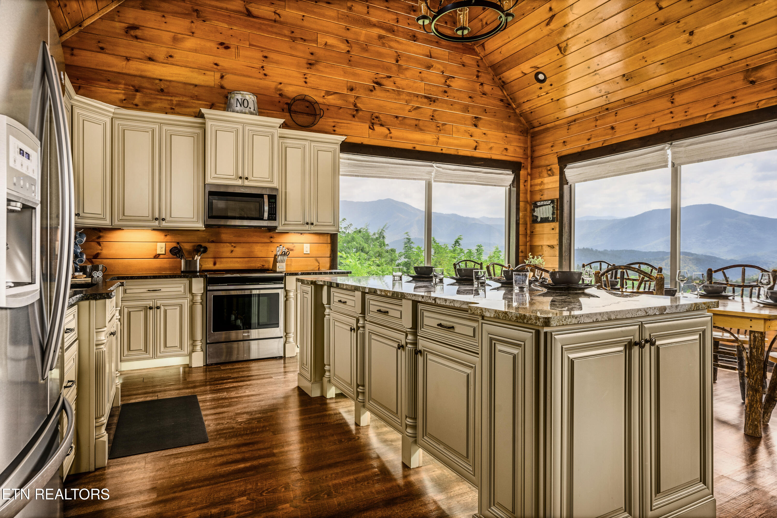 729 Bear Walk Way Gatlinburg TN 37738