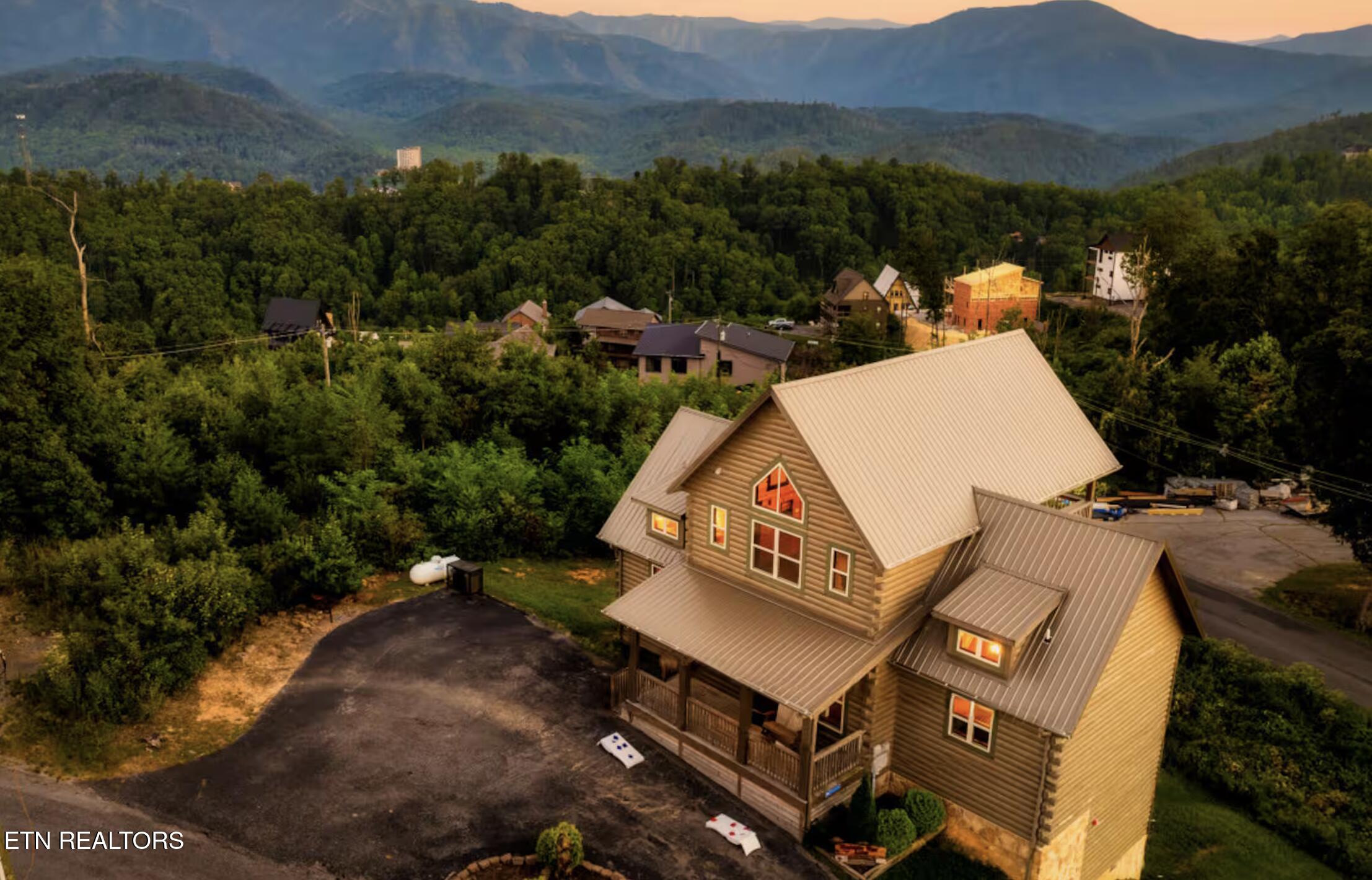 729 Bear Walk Way Gatlinburg TN 37738