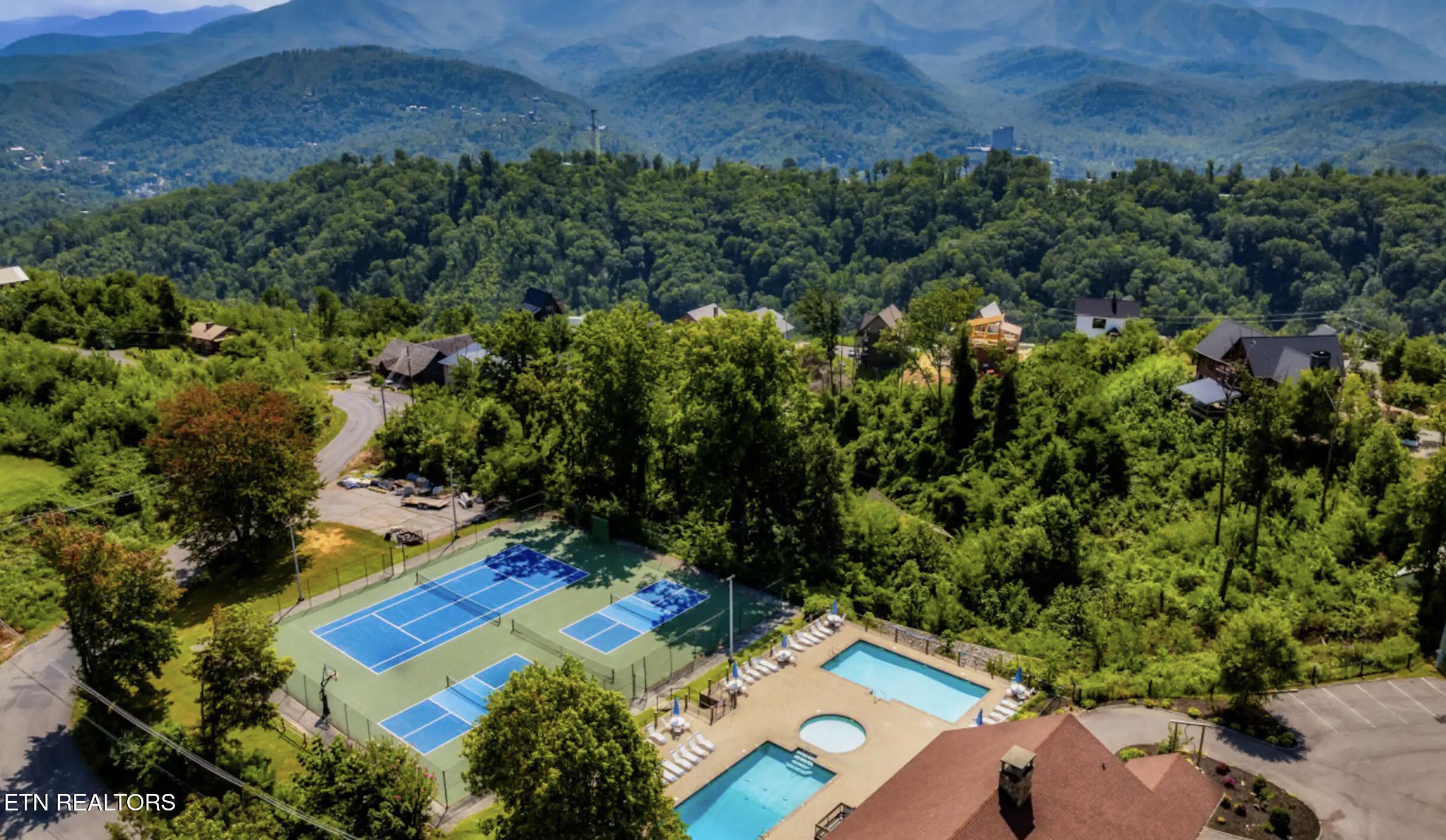 729 Bear Walk Way Gatlinburg TN 37738