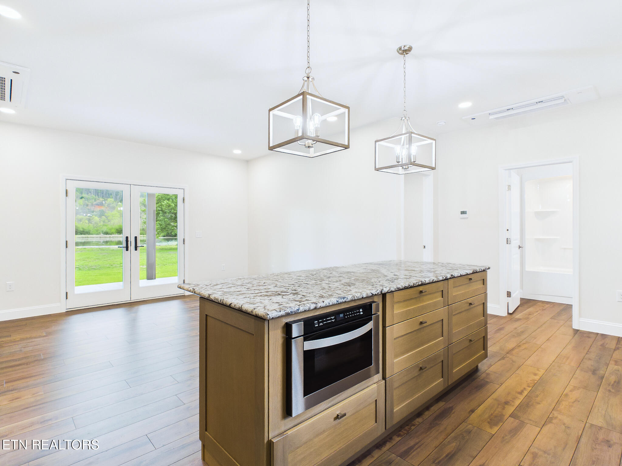 1483 Reagan Valley Road Tellico Plains TN 37385