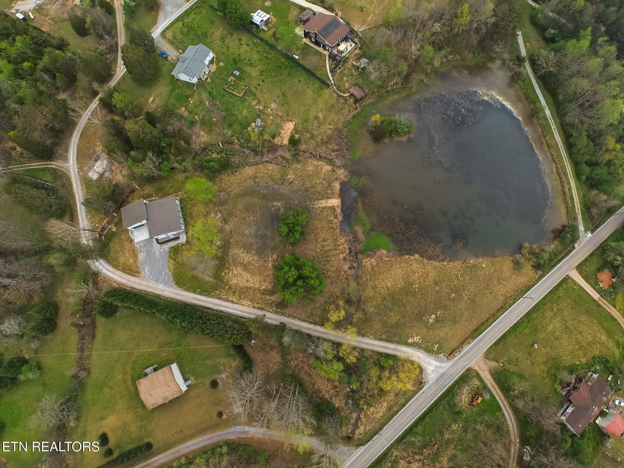 1483 Reagan Valley Road Tellico Plains TN 37385