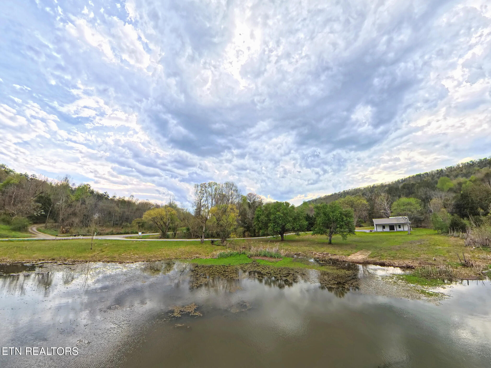 1483 Reagan Valley Road Tellico Plains TN 37385
