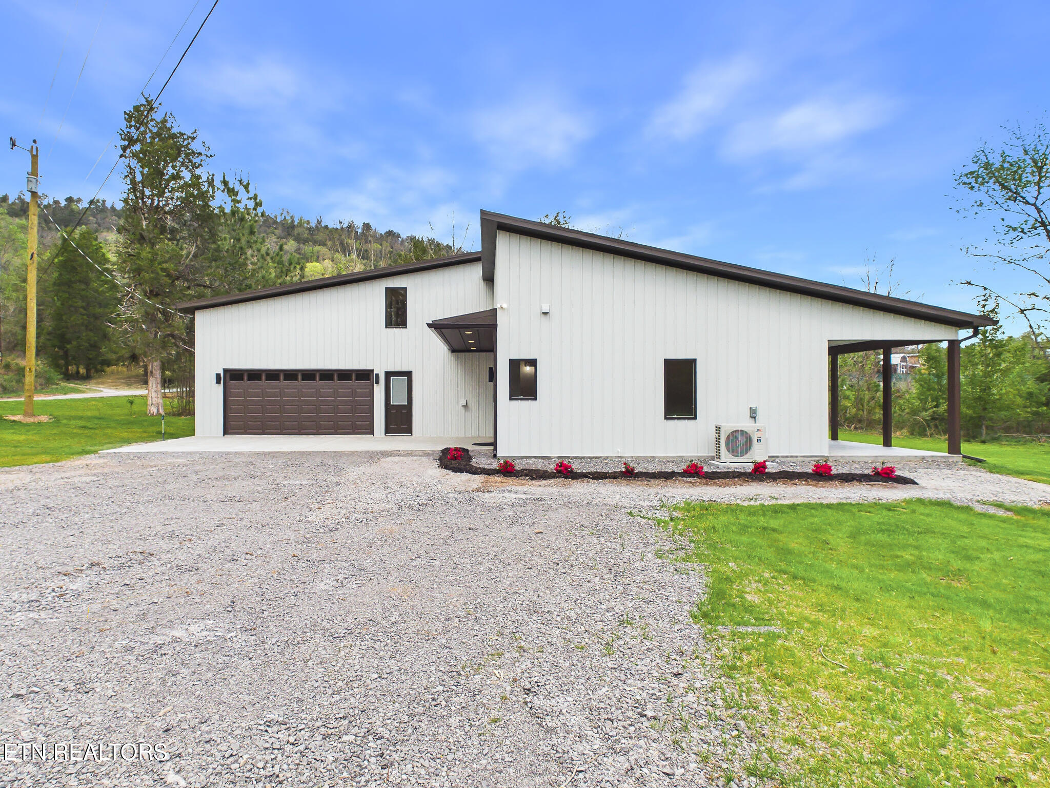 1483 Reagan Valley Road Tellico Plains TN 37385