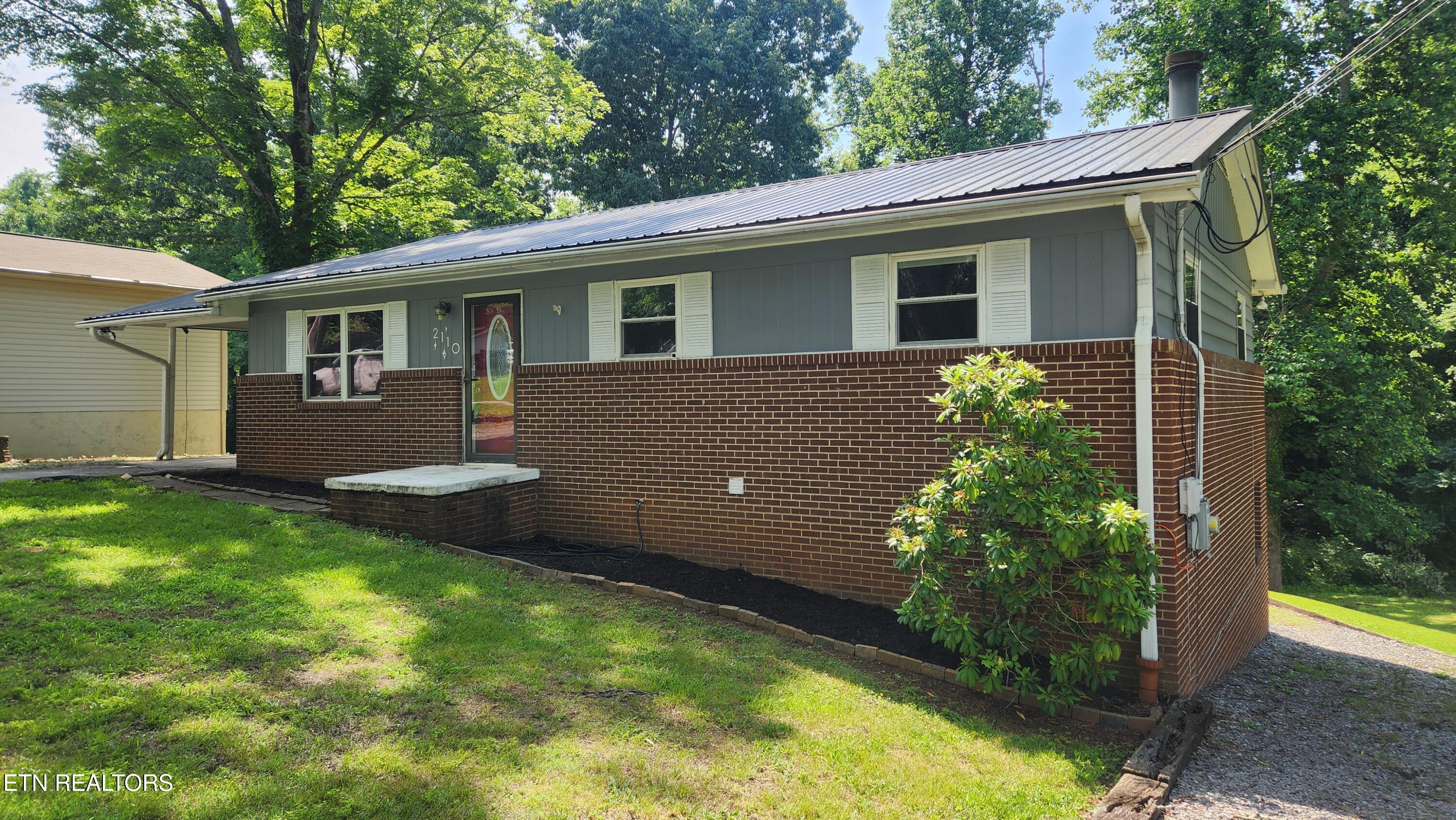 2110 Ridgecrest Drive Maryville TN 37803