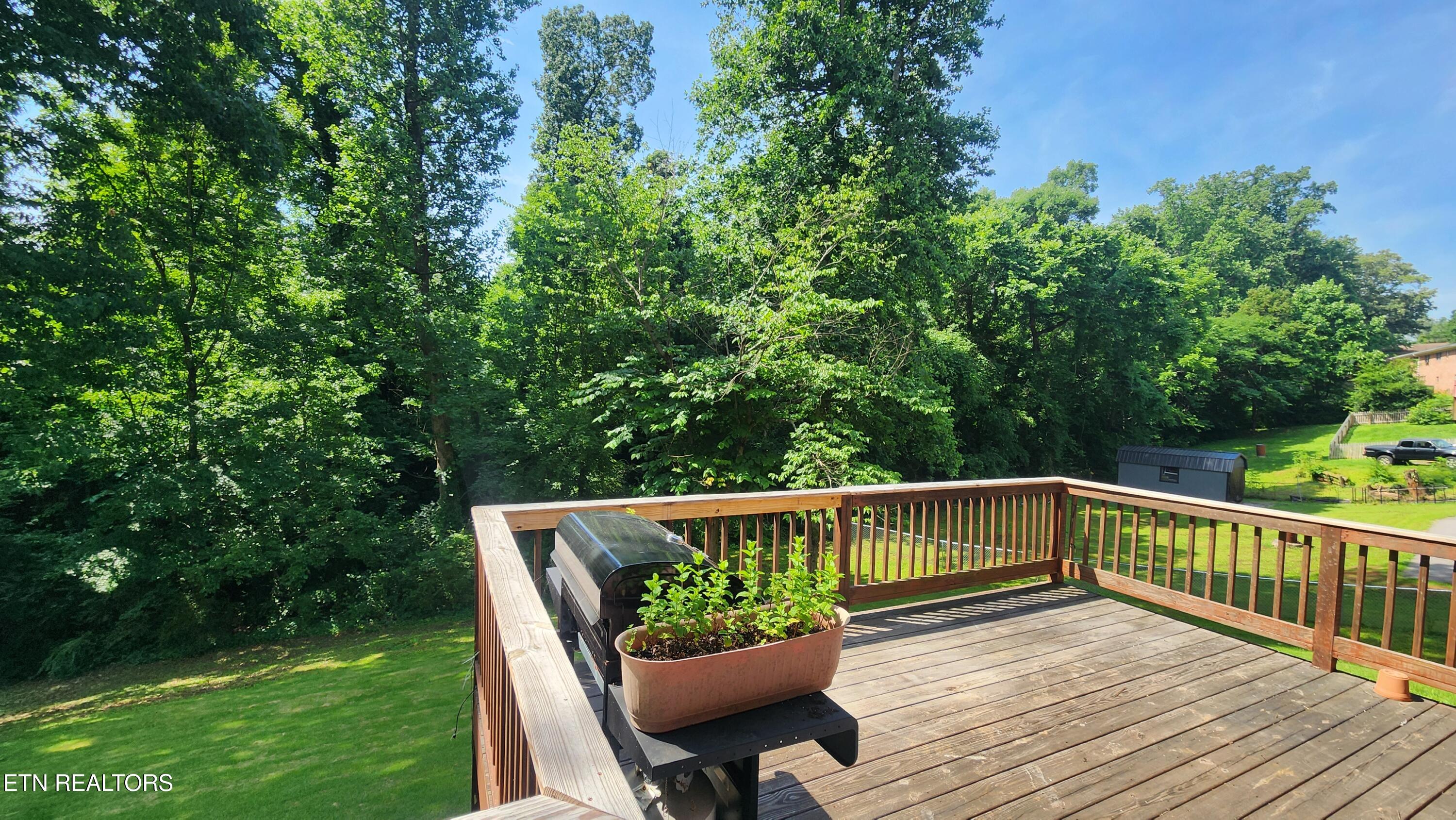 2110 Ridgecrest Drive Maryville TN 37803