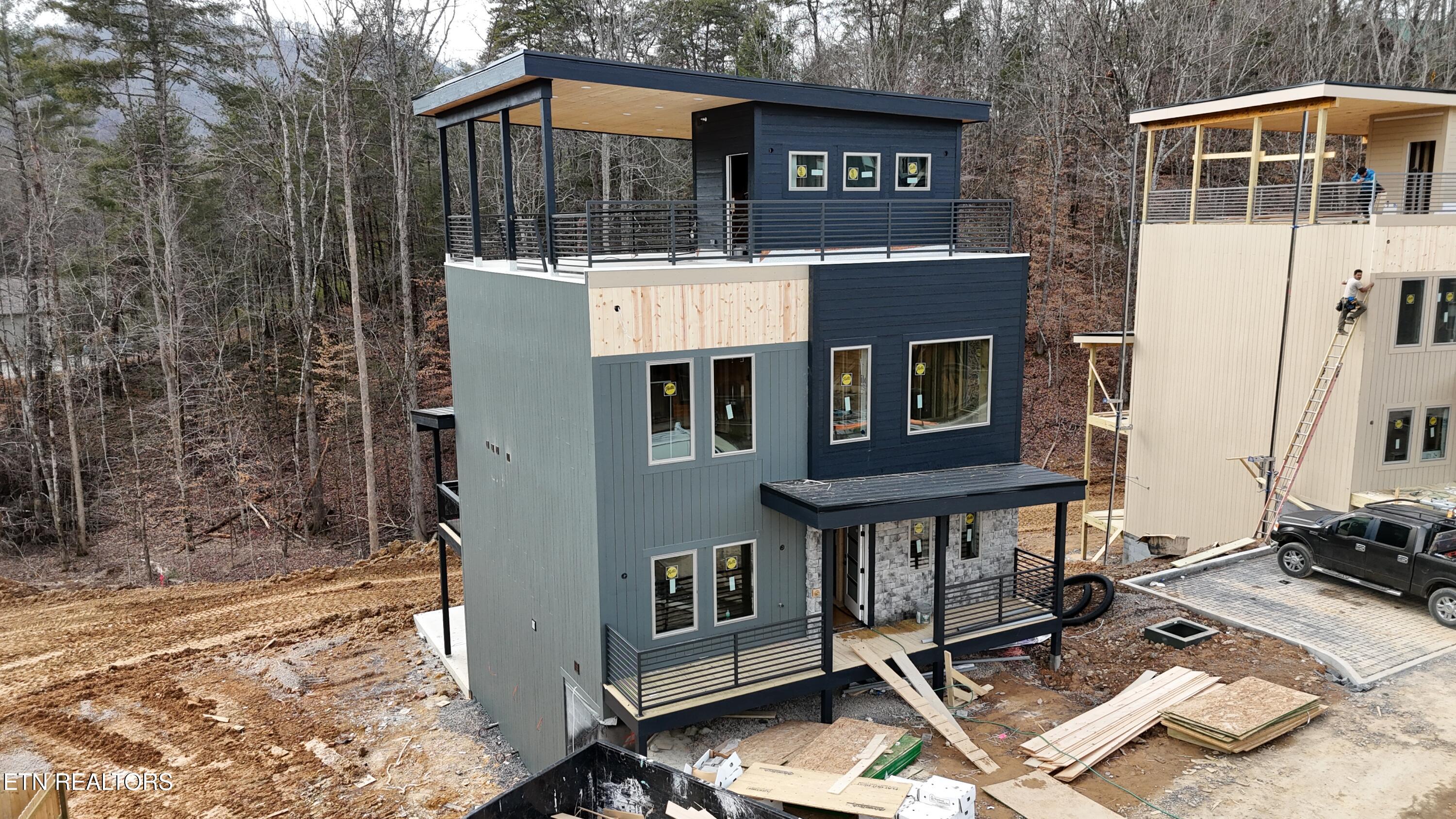 444 Hatchet Way Pigeon Forge TN 37863