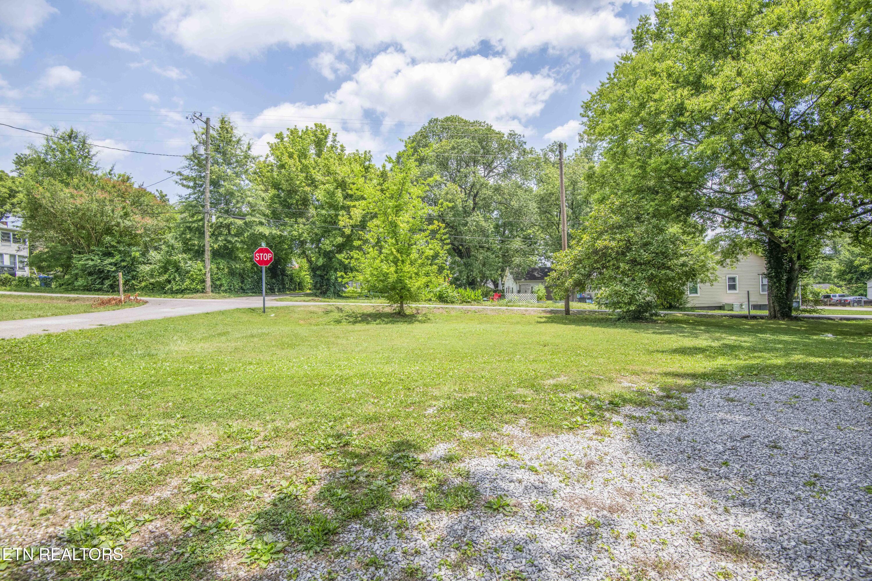 912 Medaris Street Clinton TN 37716