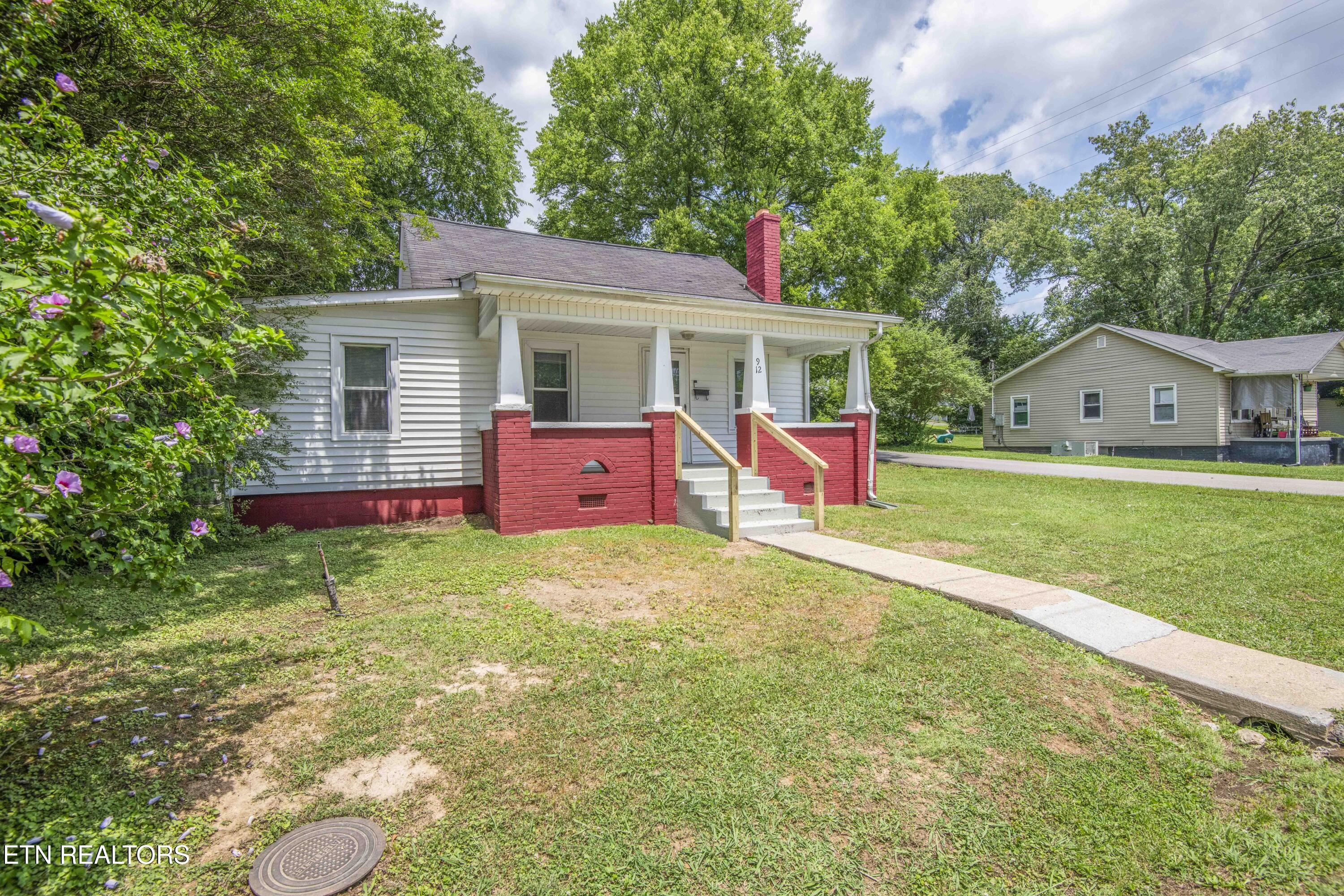 912 Medaris Street Clinton TN 37716