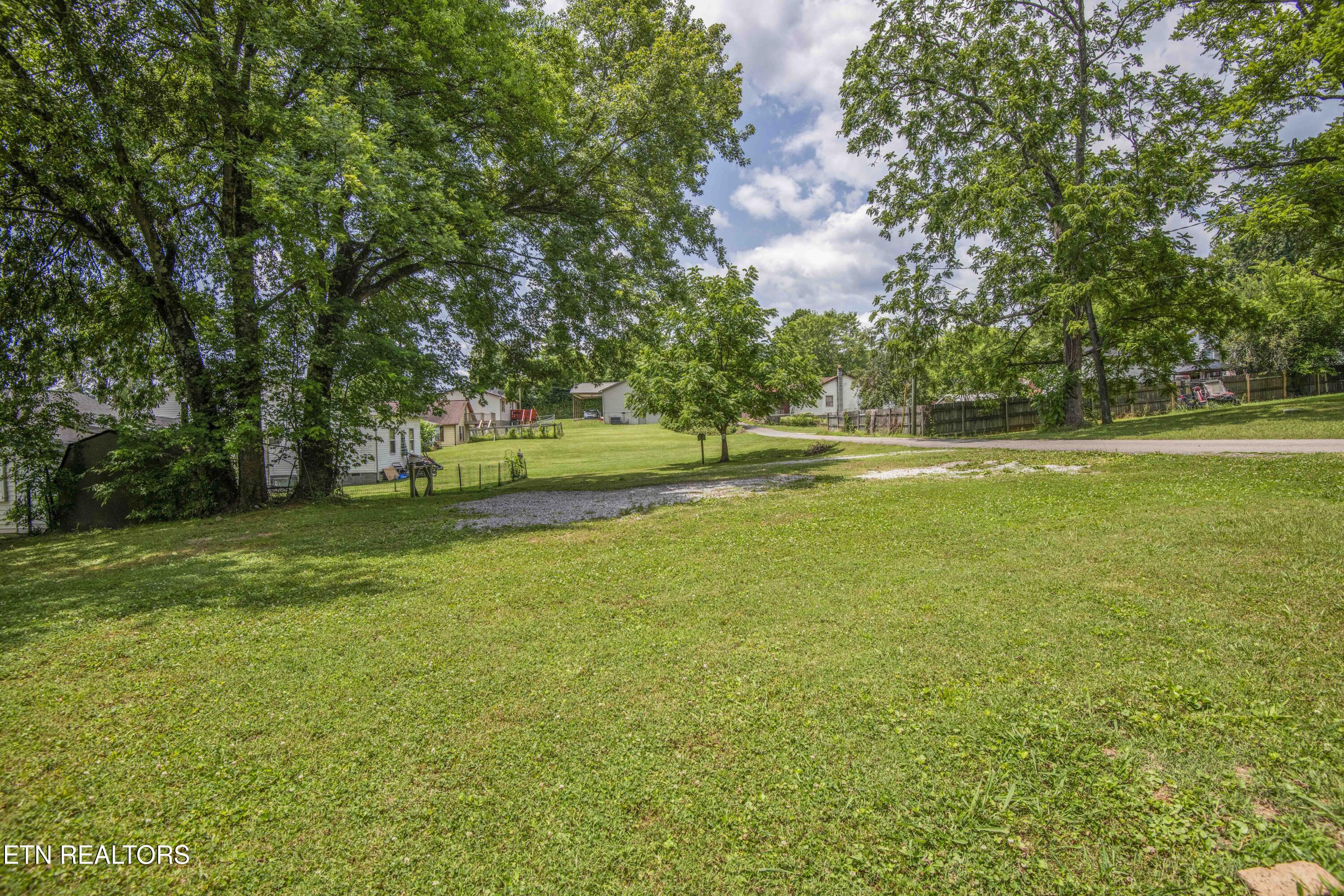 912 Medaris Street Clinton TN 37716