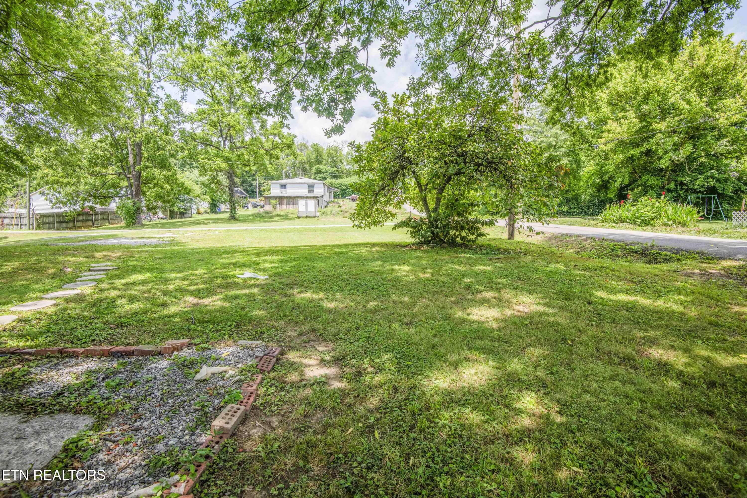 912 Medaris Street Clinton TN 37716