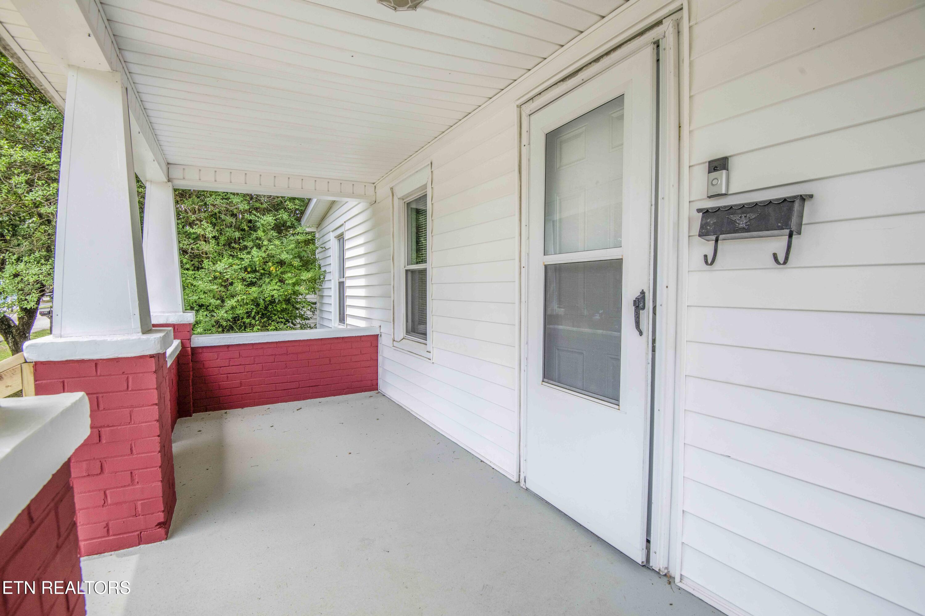 912 Medaris Street Clinton TN 37716